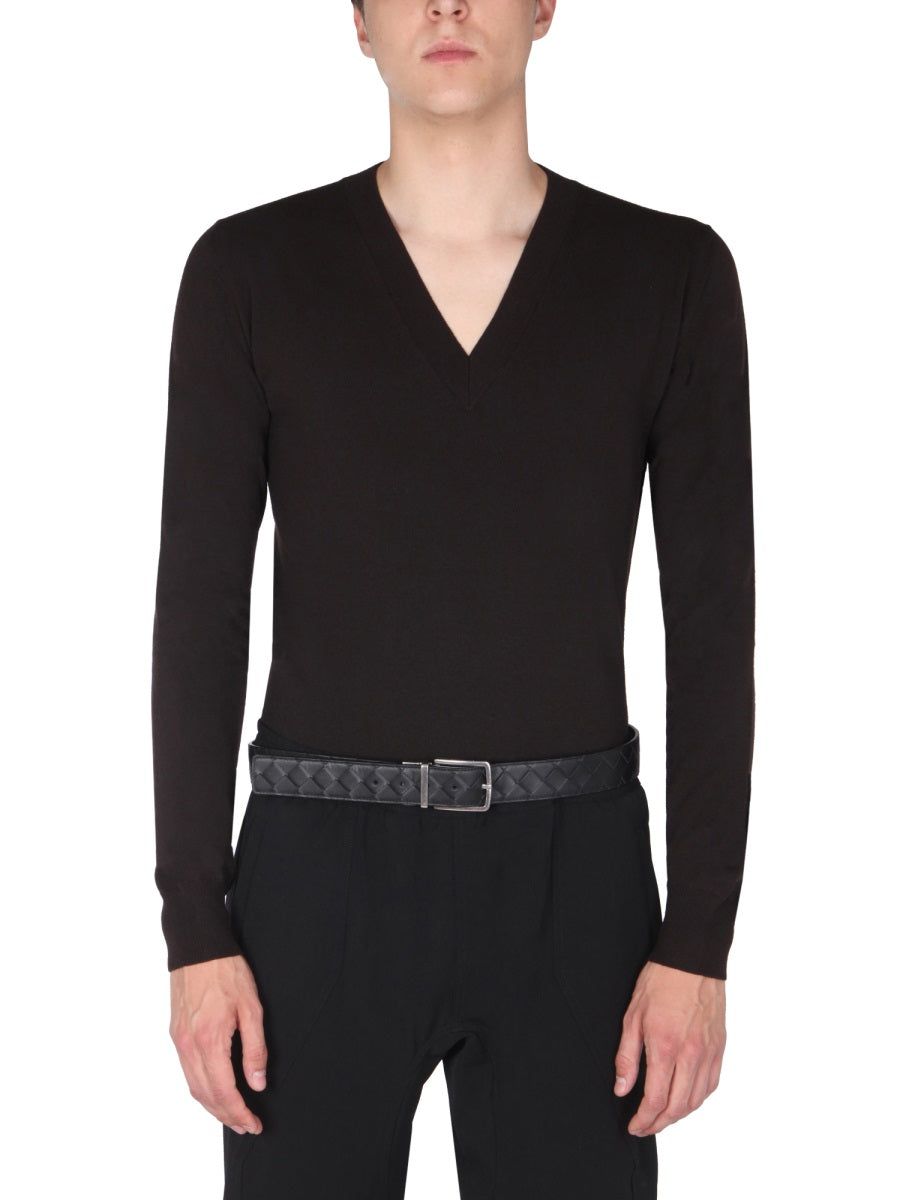 BOTTEGA VENETA Men's V-Neck Wool Sweater with Contrasting Stitch - Fall/Winter 2025
