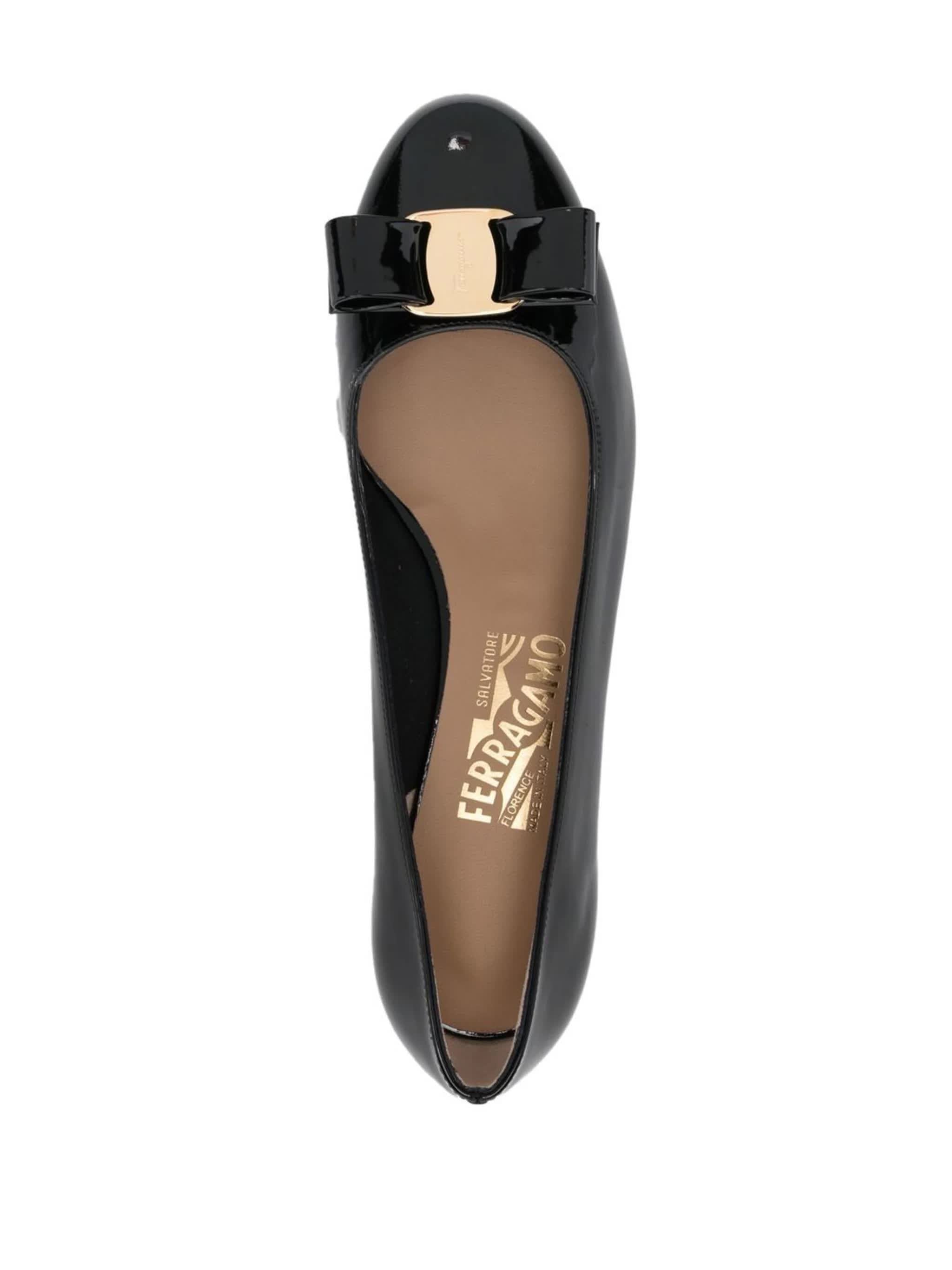 Ferragamo Elegant Leather Pumps for Women