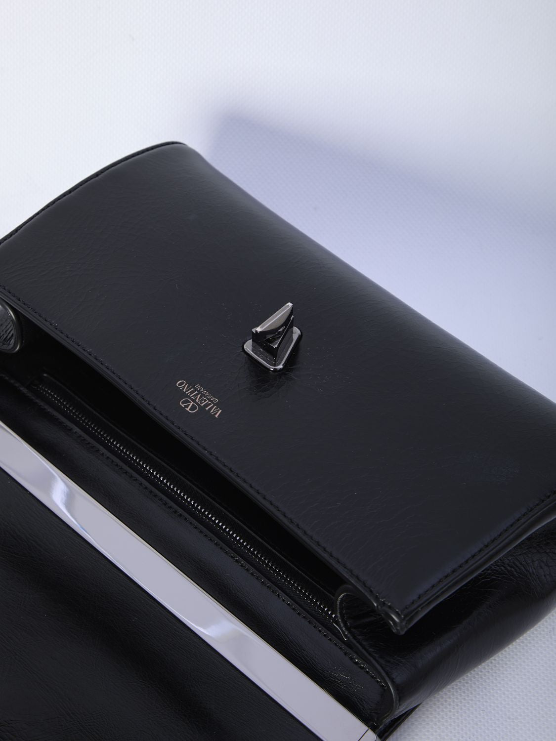 VALENTINO GARAVANI Large Leather Vlogo Shoulder Handbag