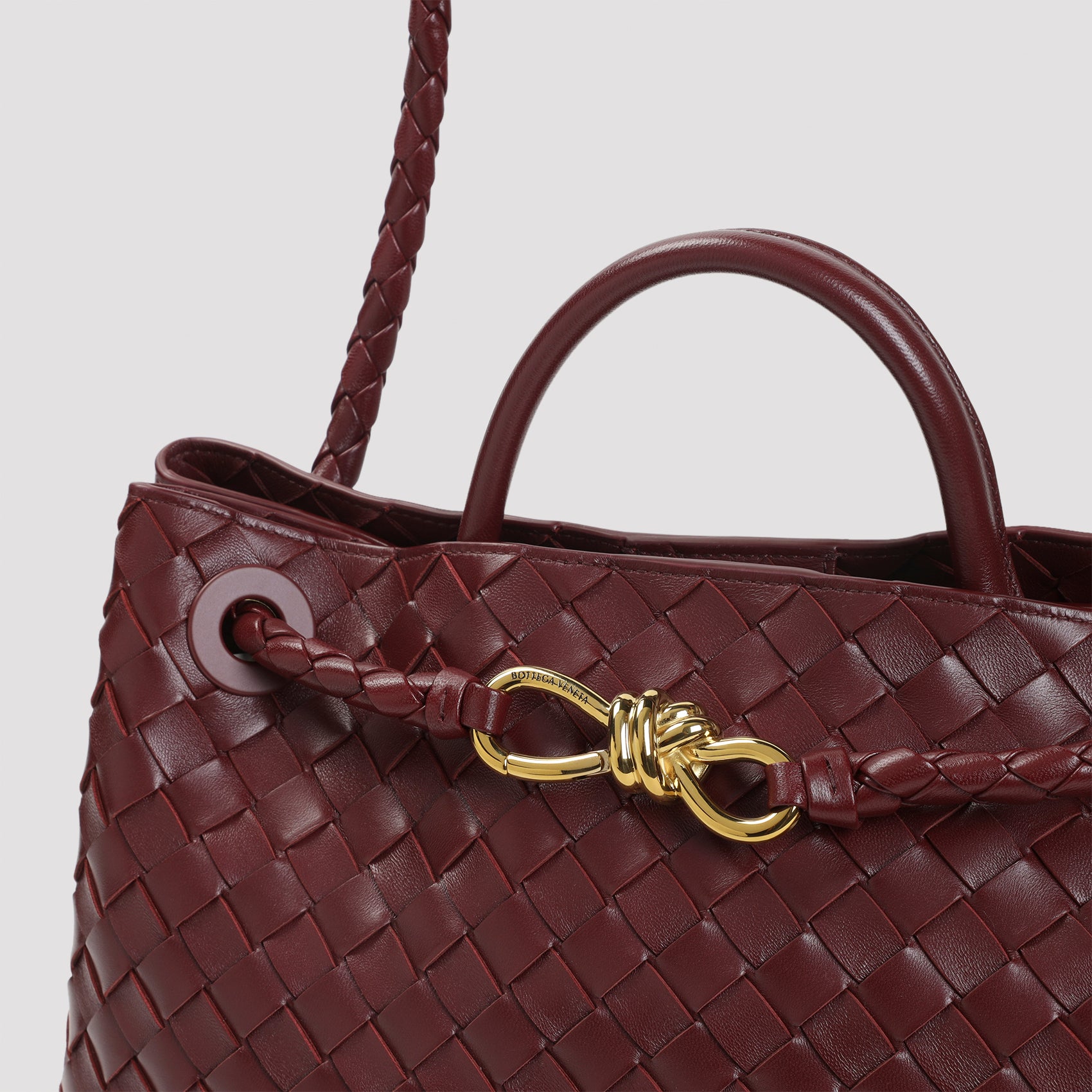 BOTTEGA VENETA Andiamo Medium Handbag - 32.5cm x 24cm x 12cm