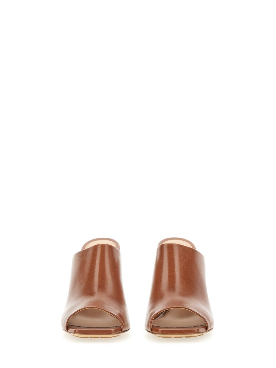 BOTTEGA VENETA Elegant Flat KNOT 9 CM Heeled Pumps