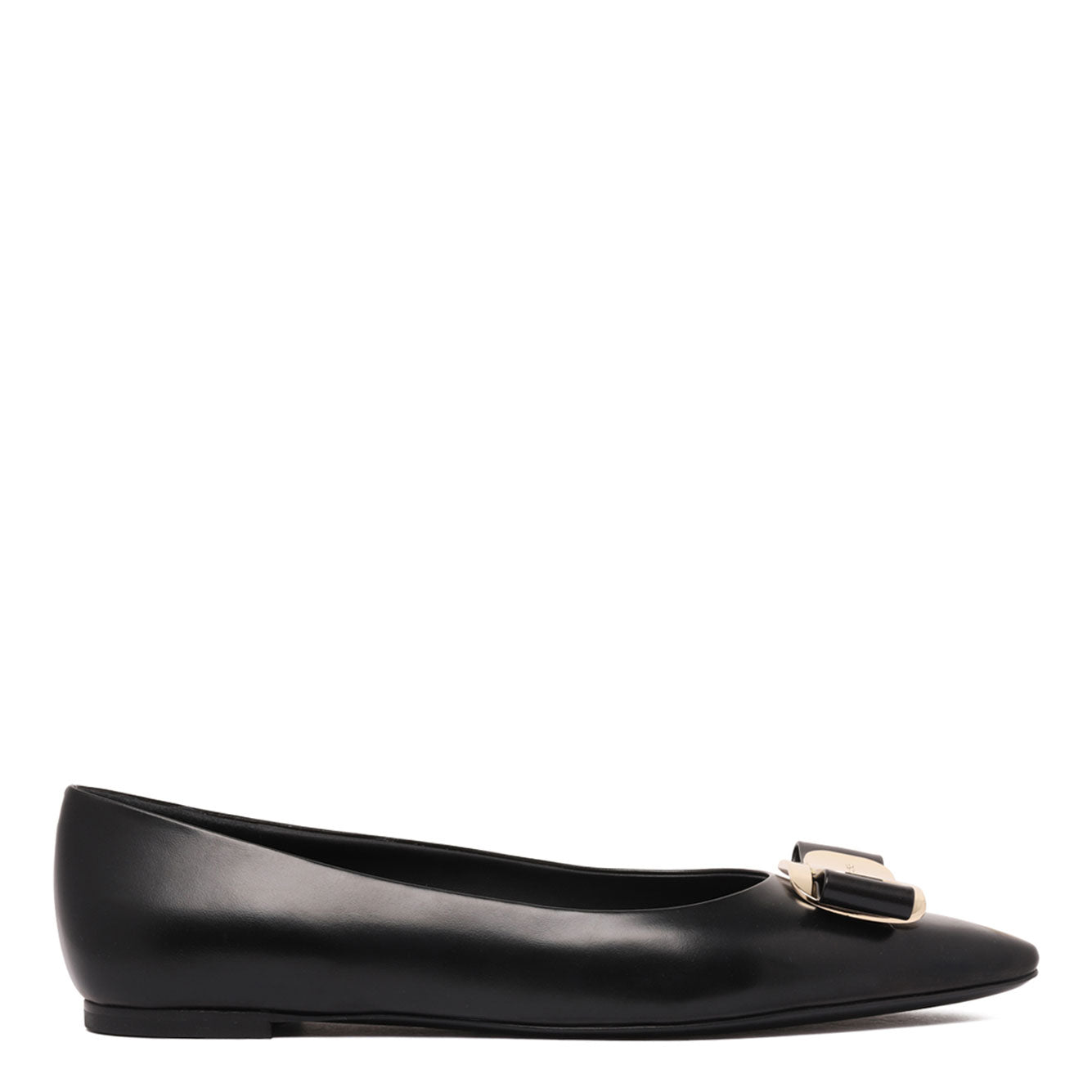 Ferragamo Elegant Leather Flat Shoes for Women