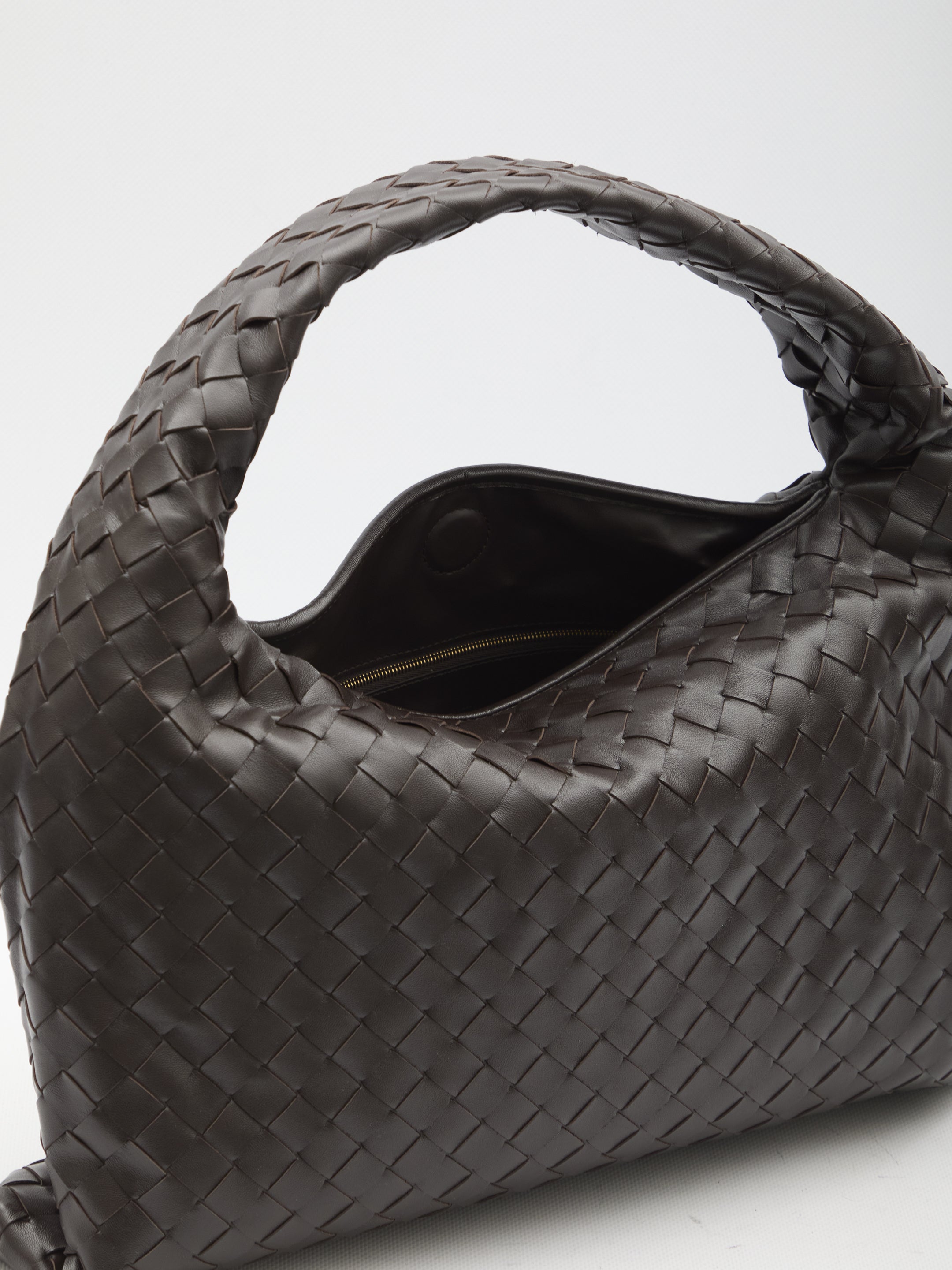 BOTTEGA VENETA Mini Shoulder Bag - 20.5 CM X 41 CM X 7.5 CM