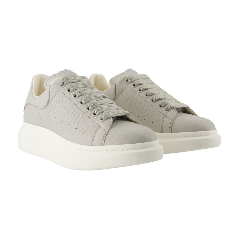 ALEXANDER MCQUEEN Low-Top Sneaker Crafted in Dumbo Grain Leather