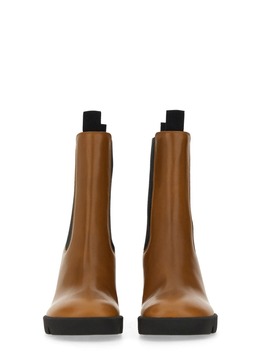 BURBERRY Women's Leather Boot - Perfect for Any Season