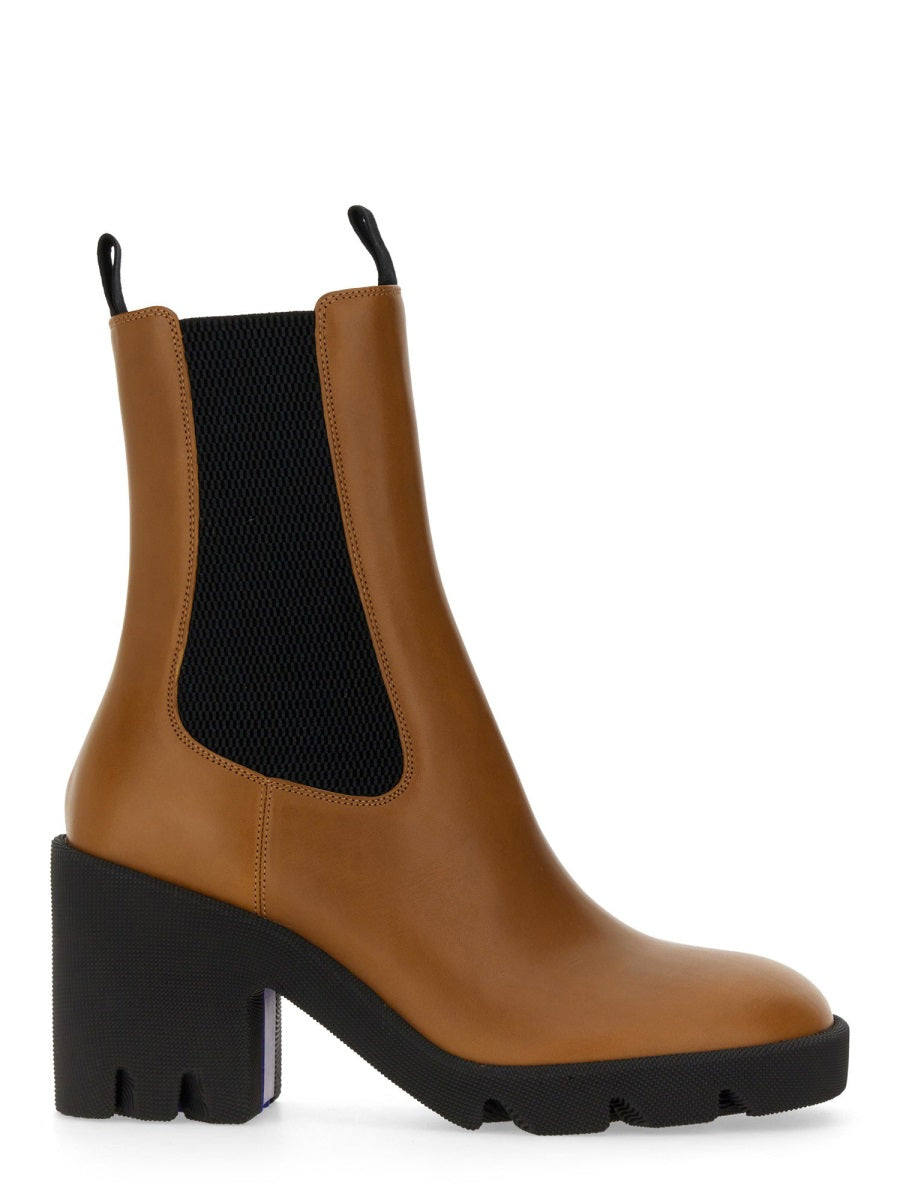 BURBERRY Women's Leather Boot - Perfect for Any Season