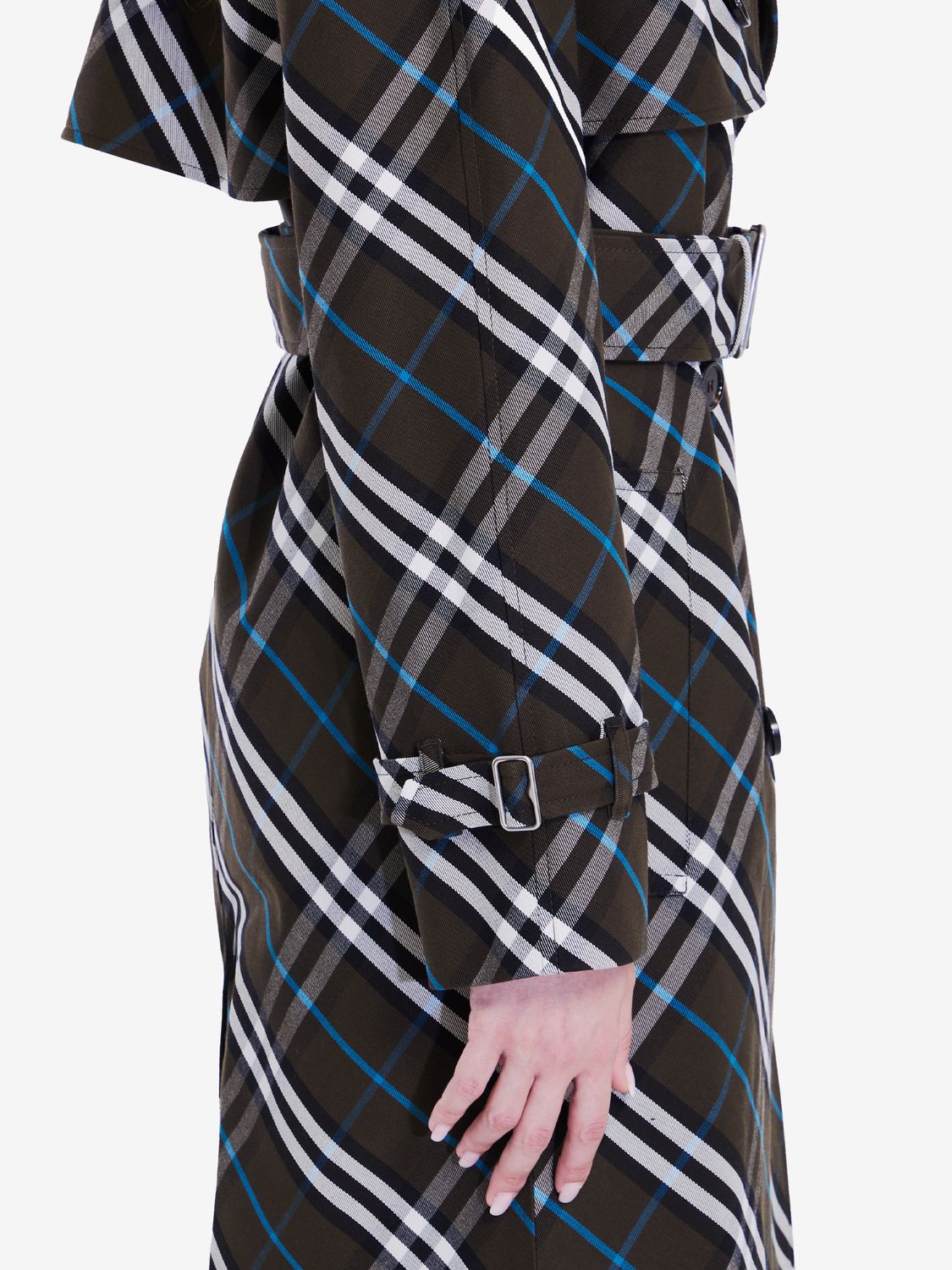 BURBERRY Women's Outerwear with Snugipcheck Design - Size 5.5