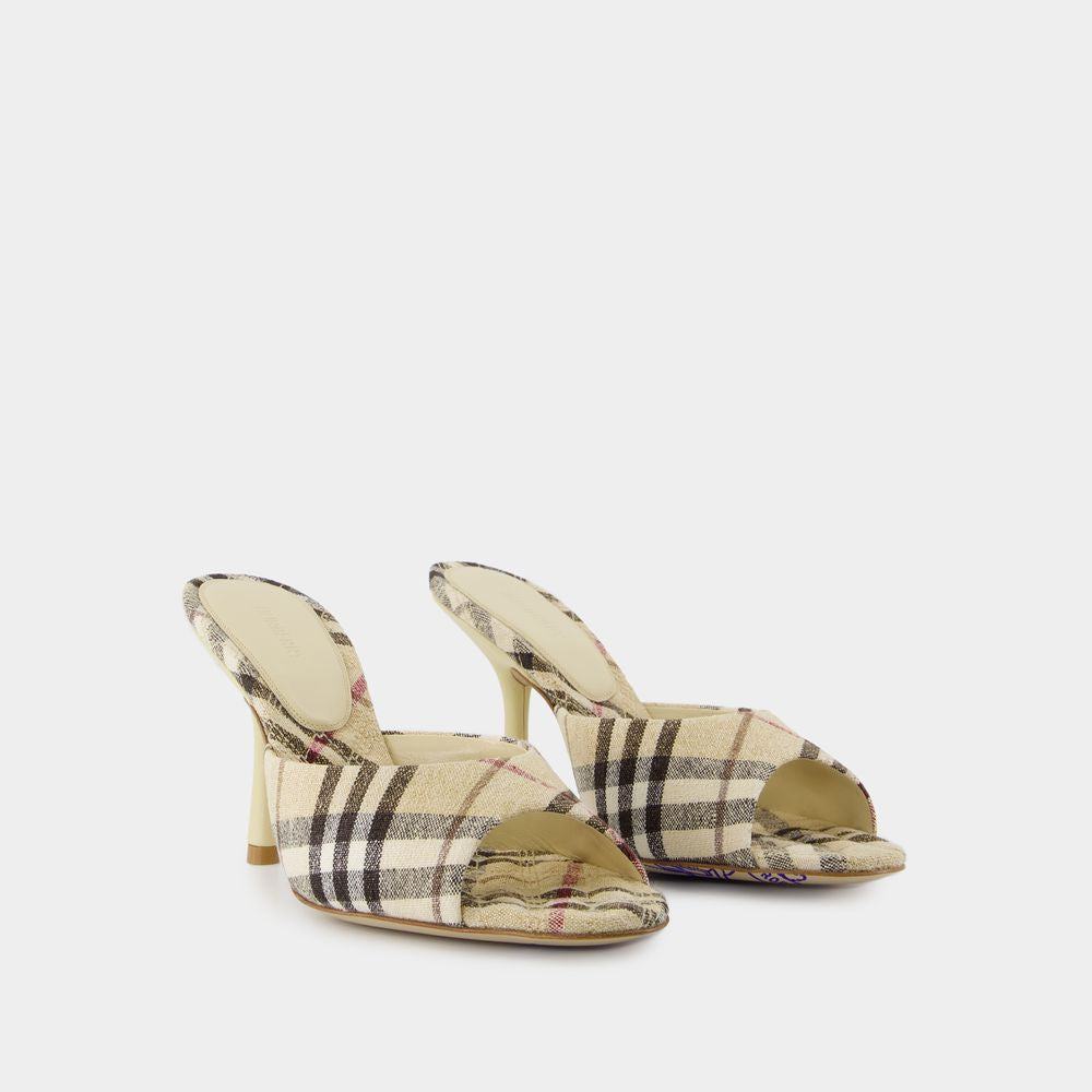 BURBERRY Chic 90 Check Patterned Pumps for Women
