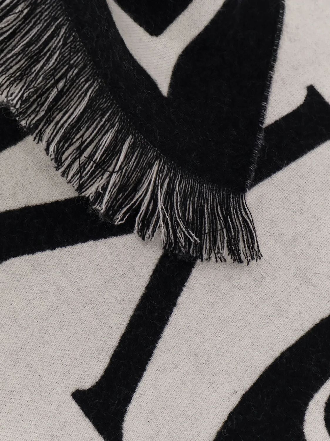 BURBERRY Jacquard Wool Scarf 168CM x 33CM