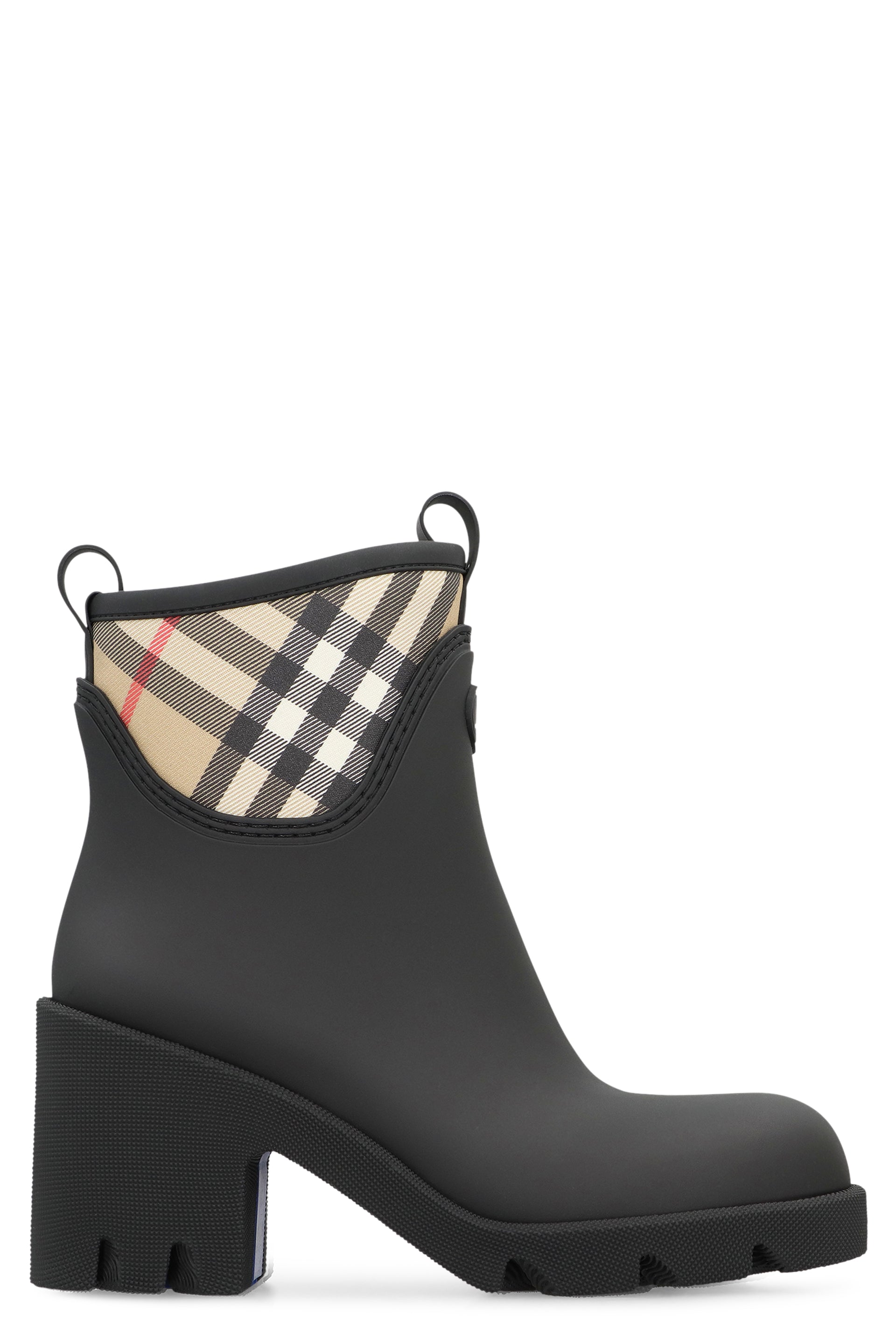 BURBERRY Elegant Chelsea Boots with Sculpted Sole and Stylish Inserts