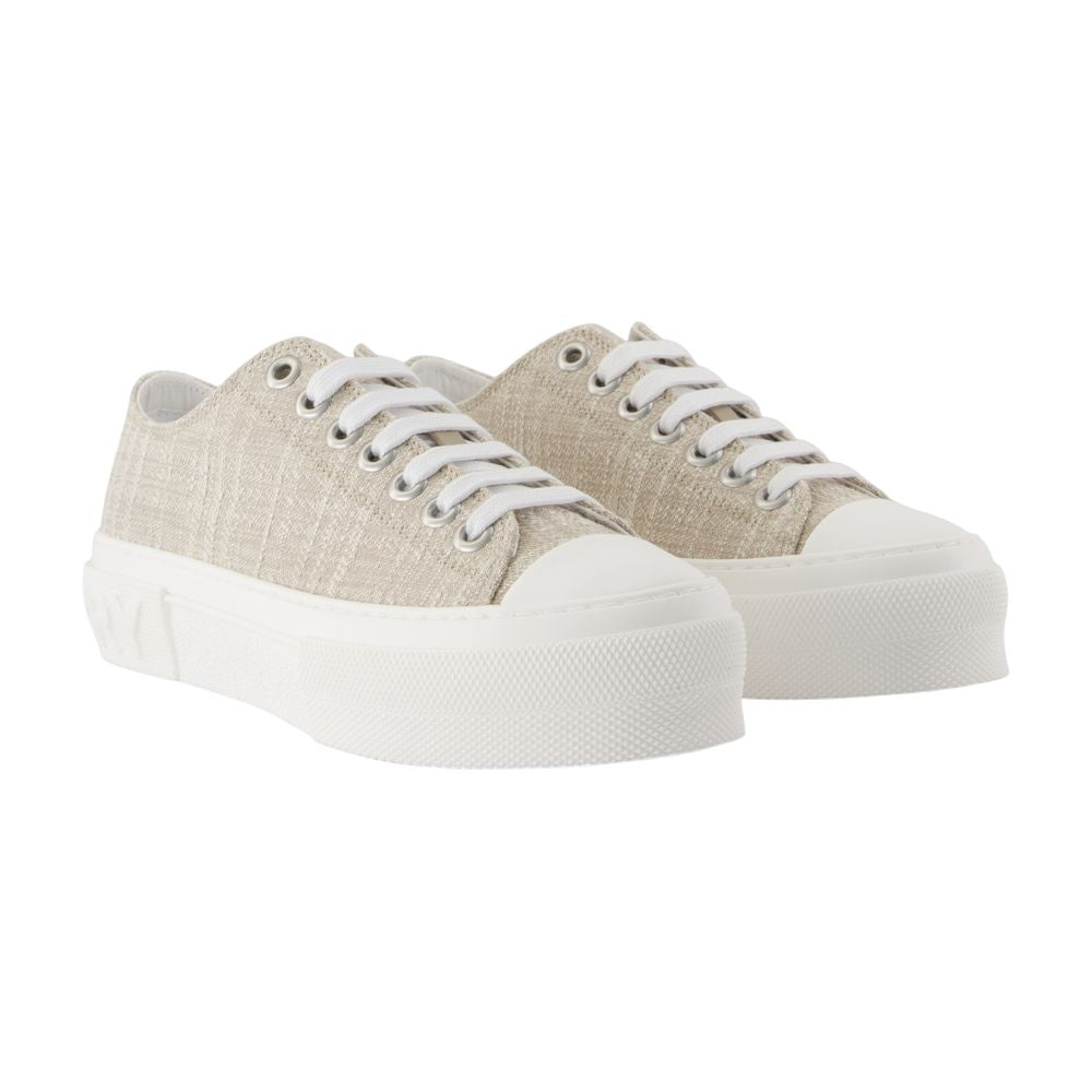 BURBERRY Casual Chic Low Top Sneaker for Women