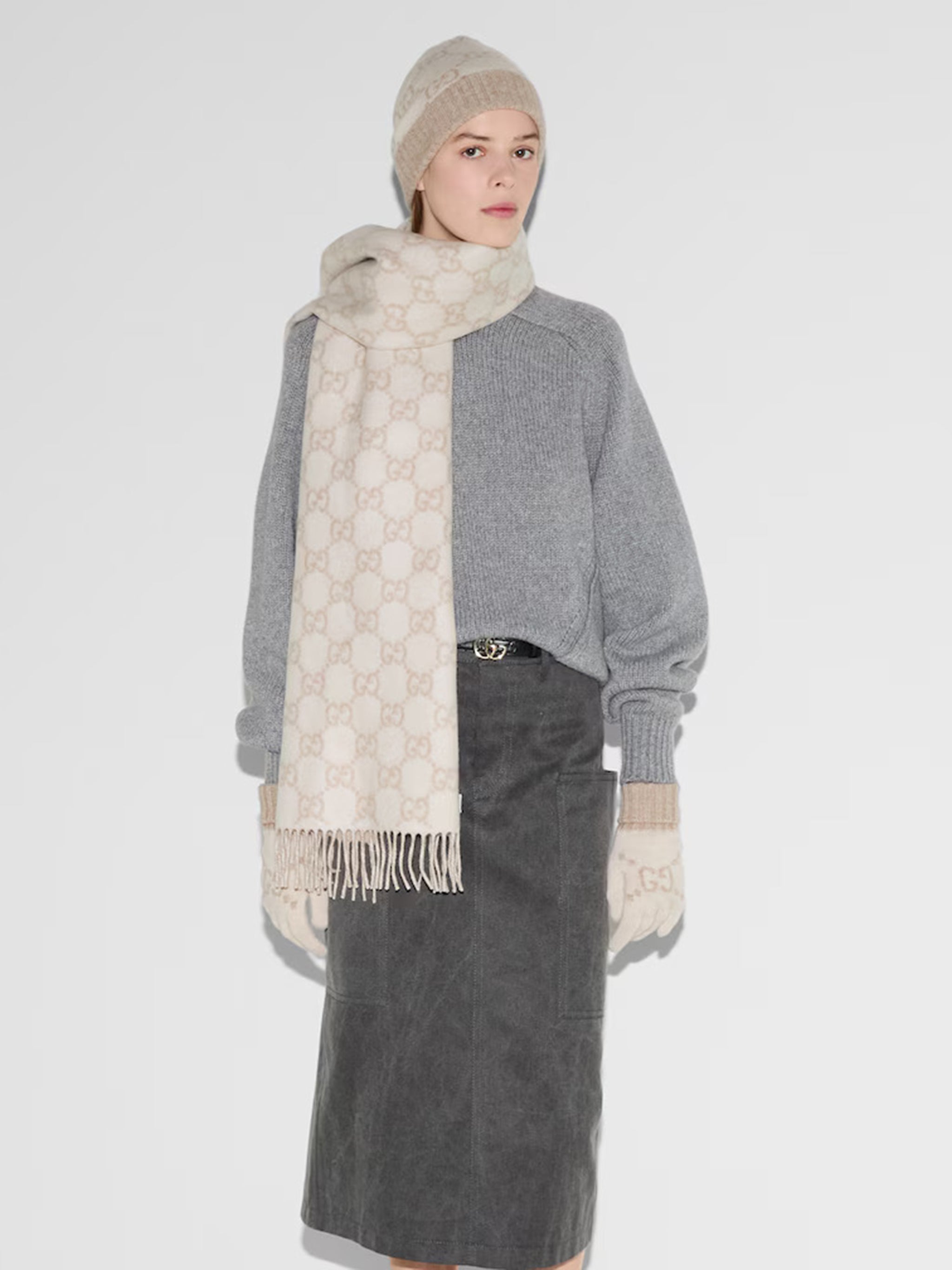 GUCCI Cashmere Scarf with Fringed Trim - 45 cm x 190 cm