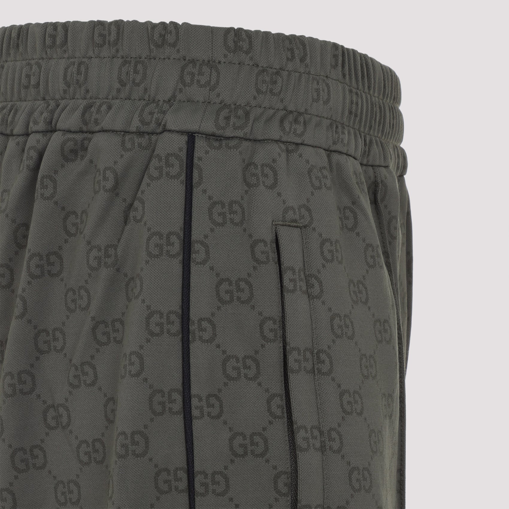 GUCCI Fashion-Forward T-Shirt Pants for Men