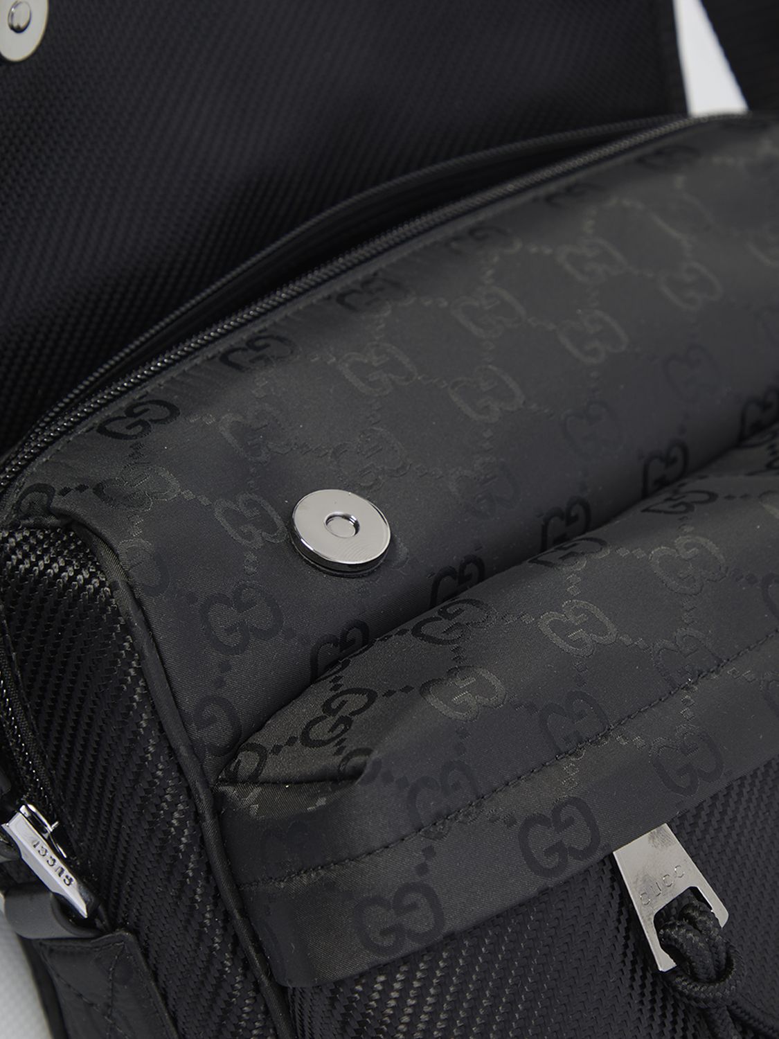 GUCCI Medium GG Shoulder Handbag - SS25 Edition