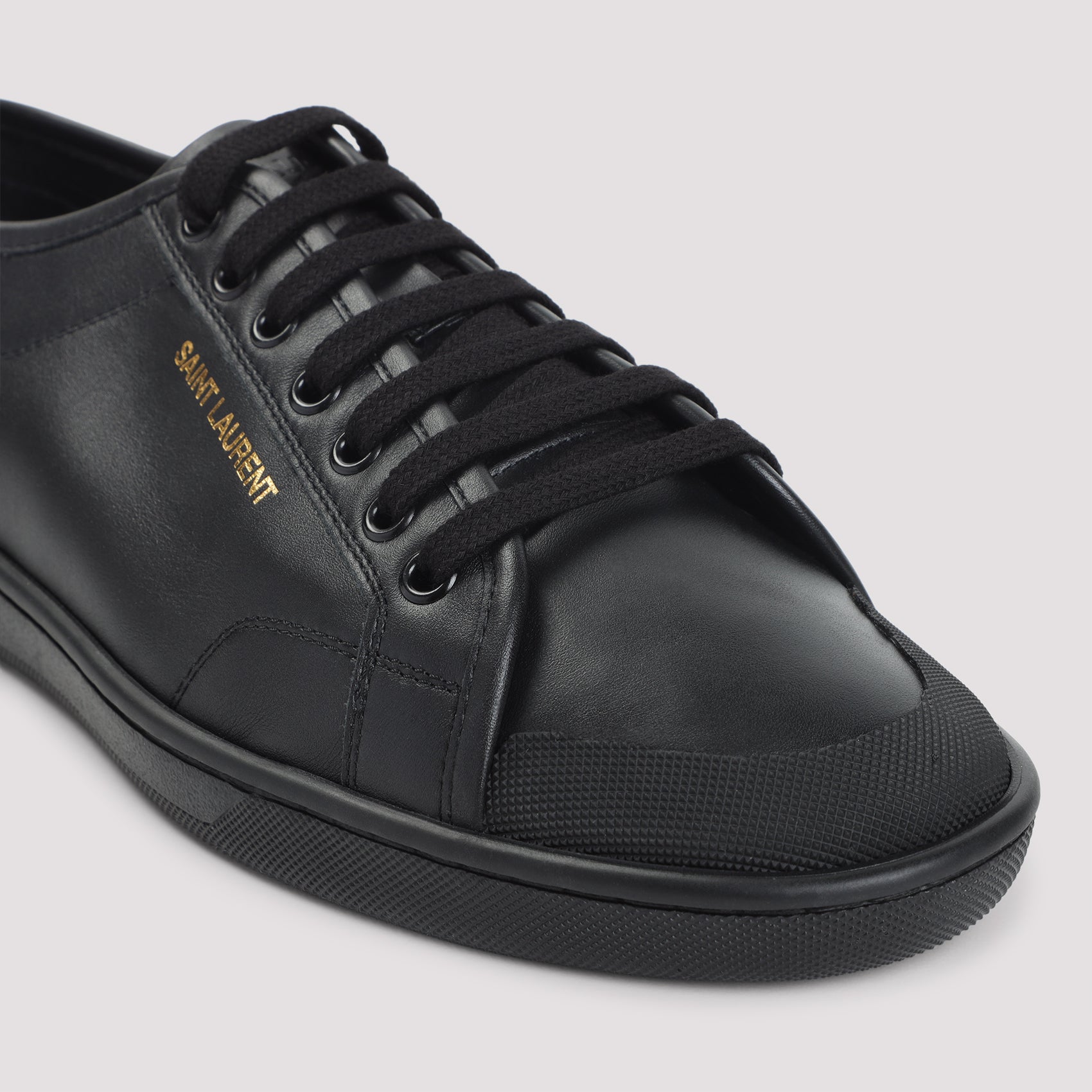 SAINT LAURENT Men's Low-Top Calfskin Leather Lace-Up Sneakers