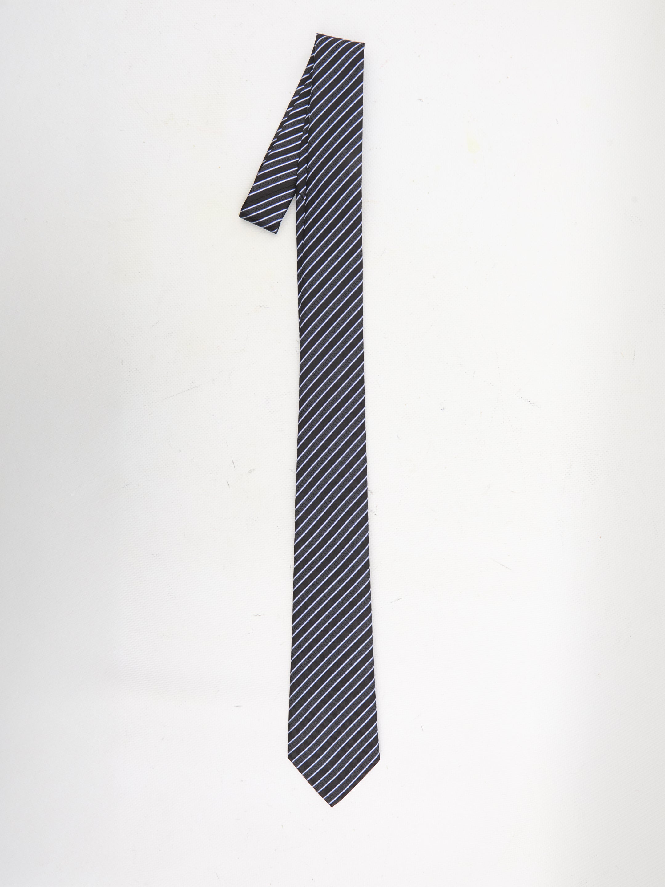 GUCCI Stylish Diagonal Striped Tie 148X7CM