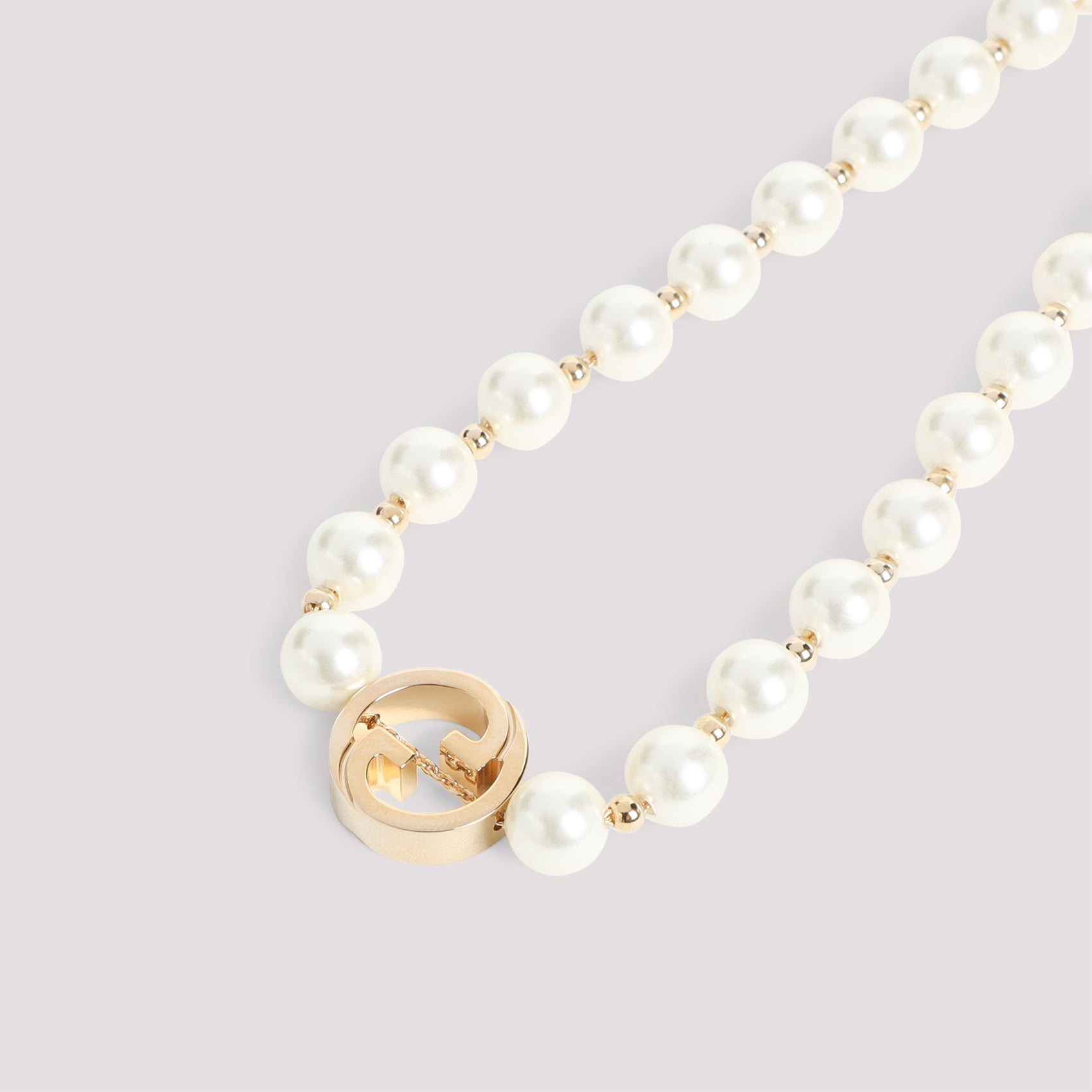 GUCCI Elegant Pearl Statement Necklace