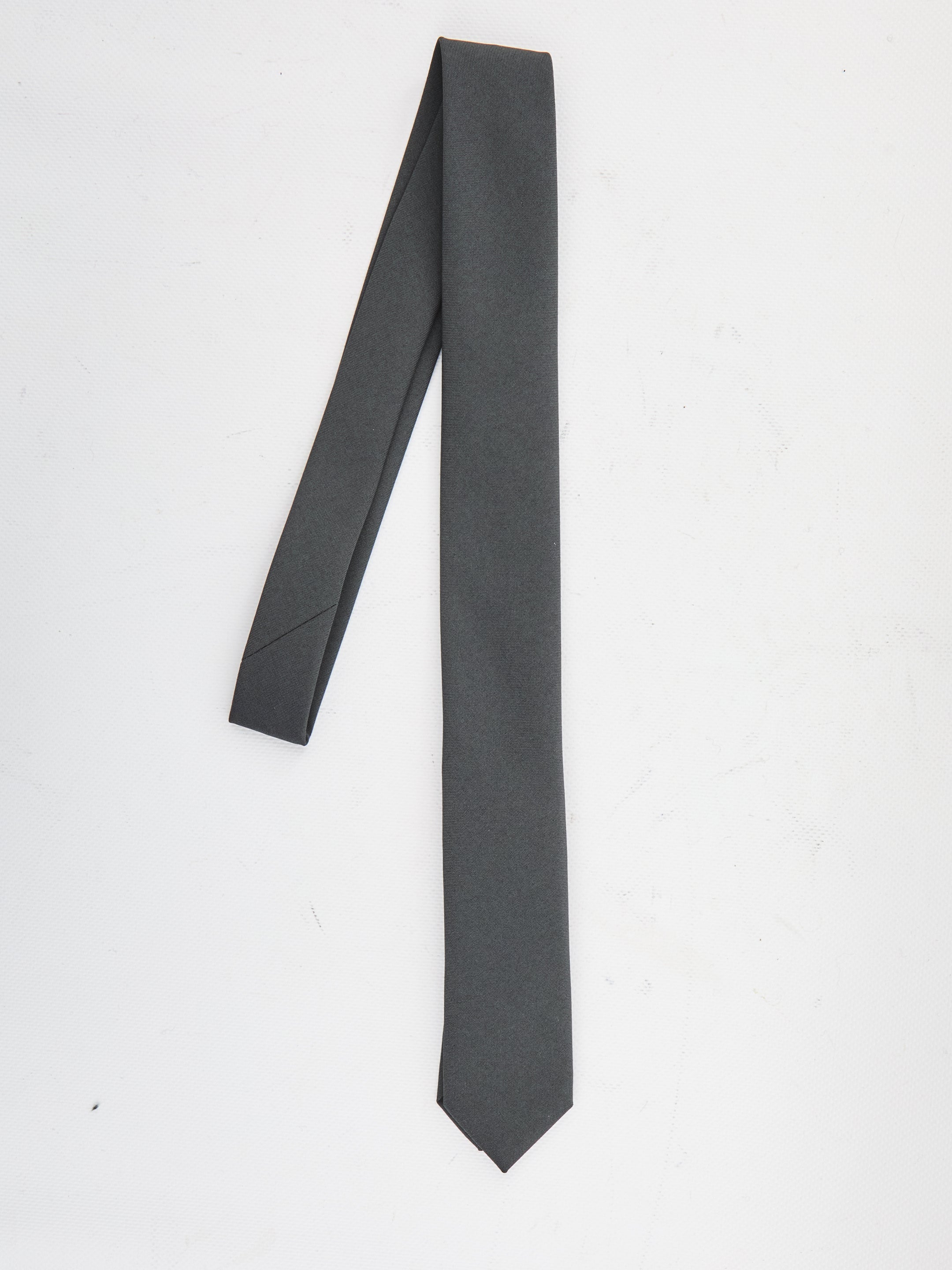 GUCCI Solid Color Slim Tie 148 x 5 cm