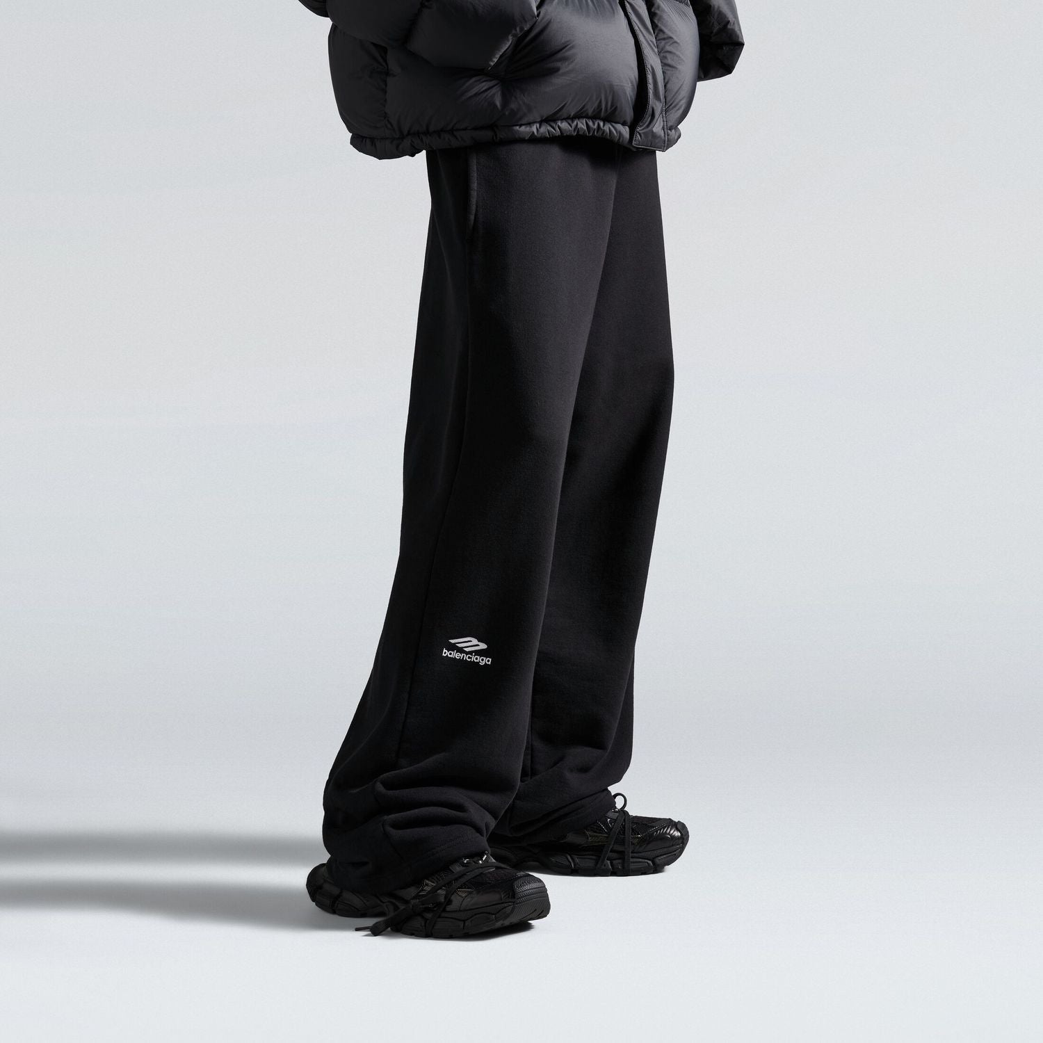 BALENCIAGA Men's Classic Essential Sweatpants