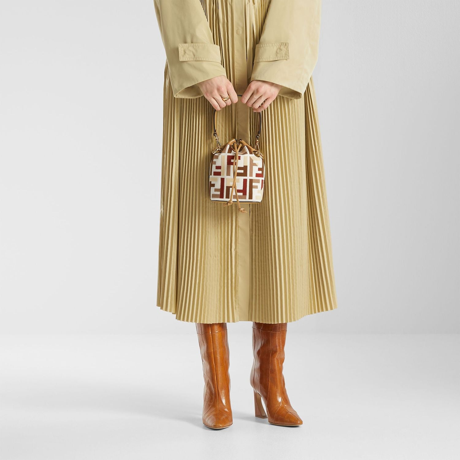 FENDI Elegant Handbag for Women