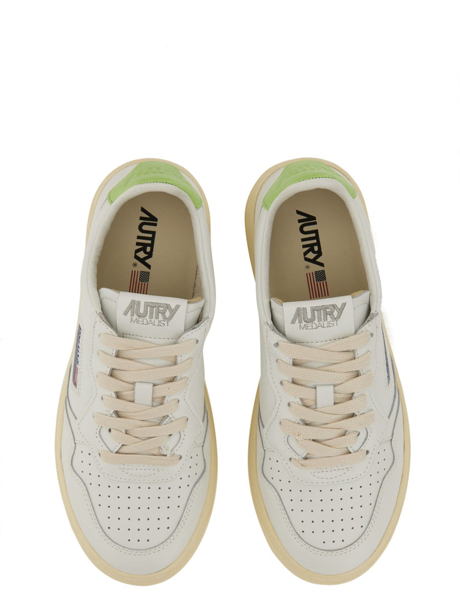 AUTRY Stylish Medalist Low Sneakers for Women - SS24