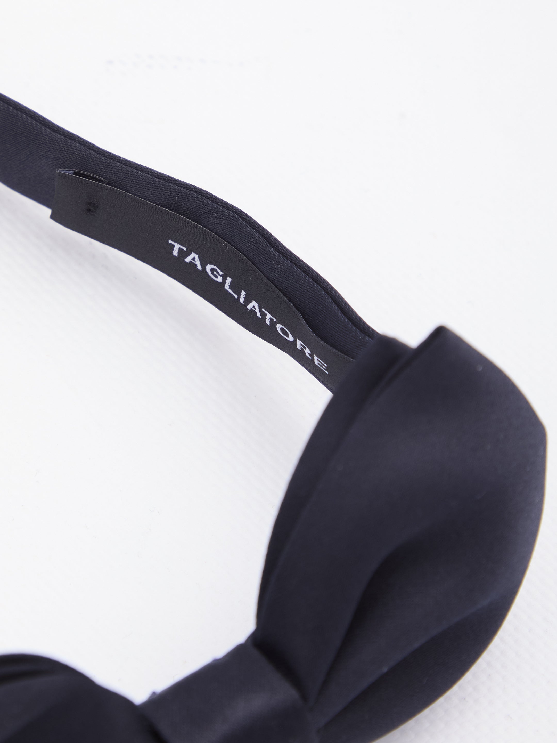 TAGLIATORE Pre-Tied Bow Tie - One Size