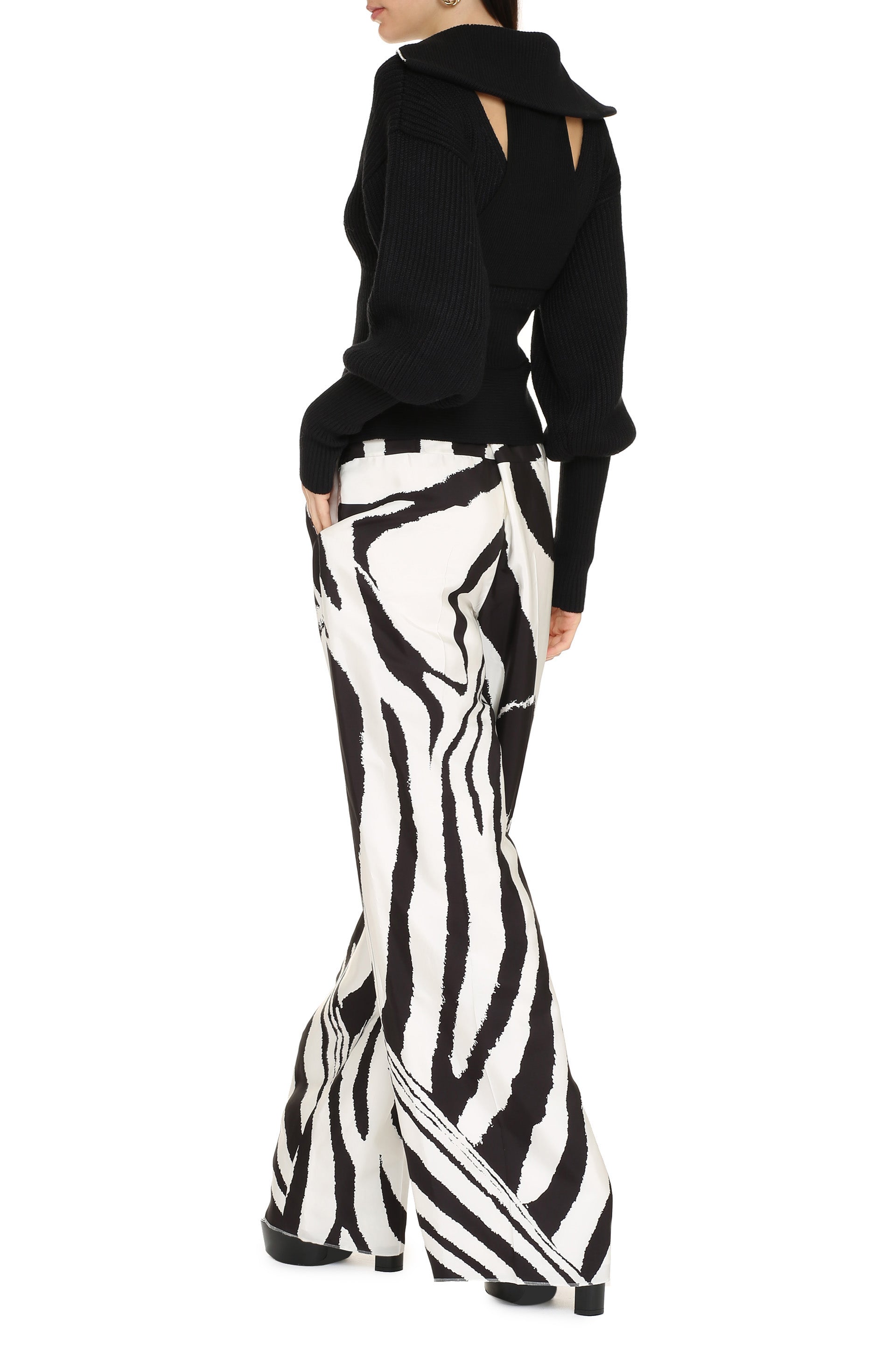 ANDREADAMO Women's Turtleneck Merino Wool Sweater with Back Cut-Out Detail