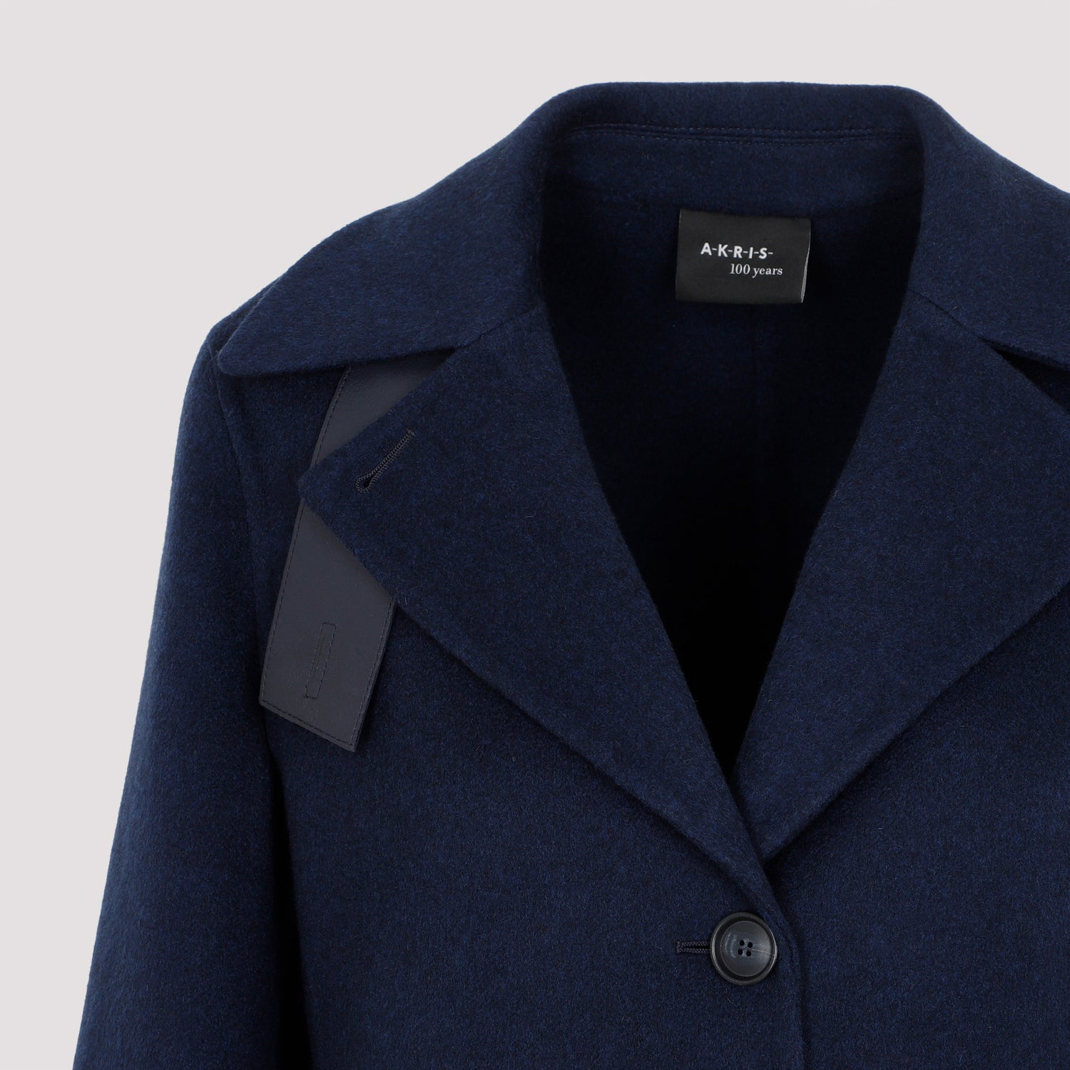 AKRIS Luxurious Cashmere Jacket for Women