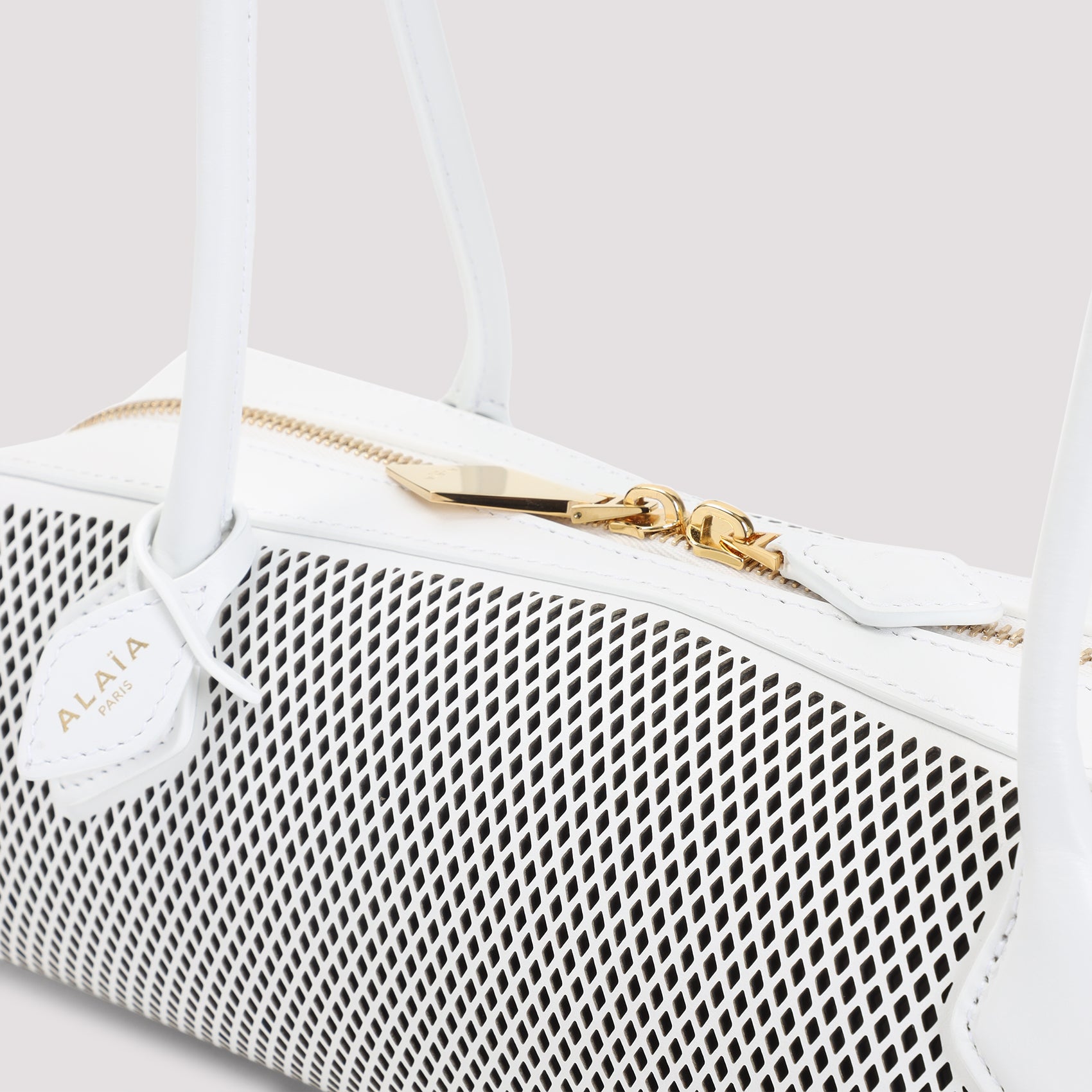 ALAÏA Elegant Shoulder Handbag - 33cm