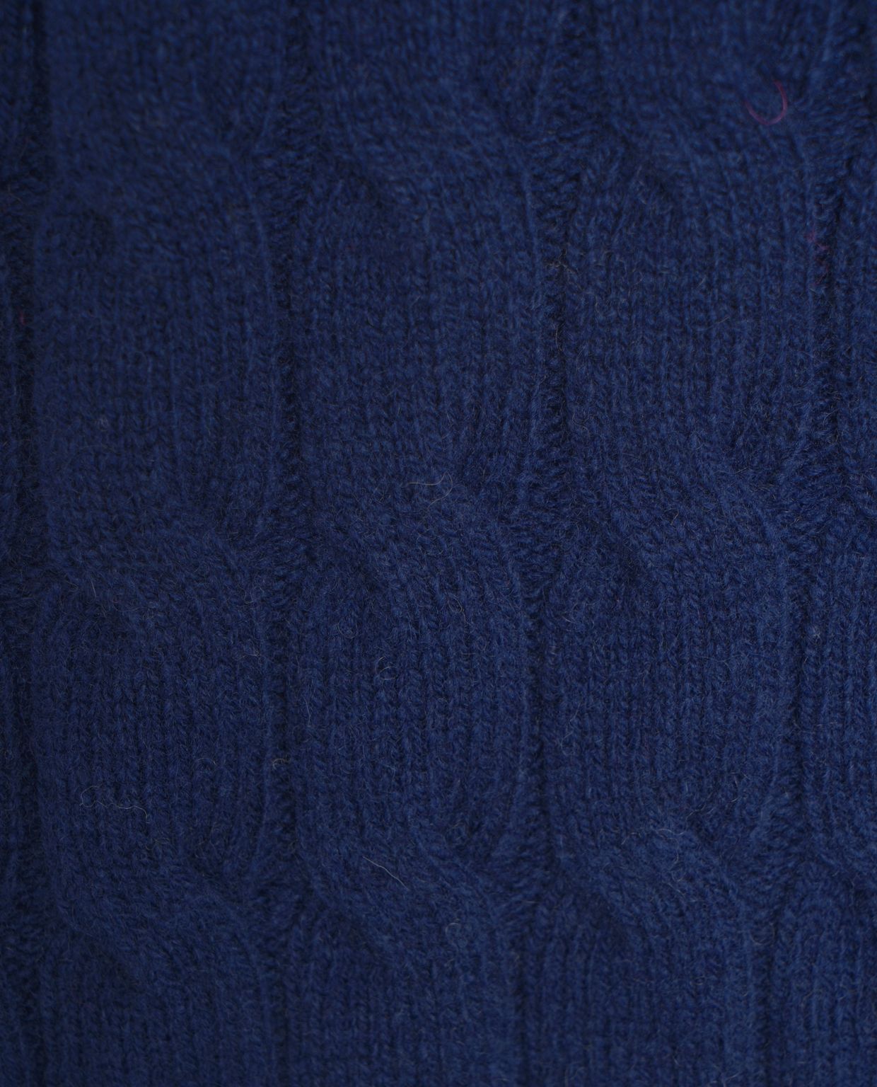 AMARANTO Classic Cable-Knit Pullover for Men