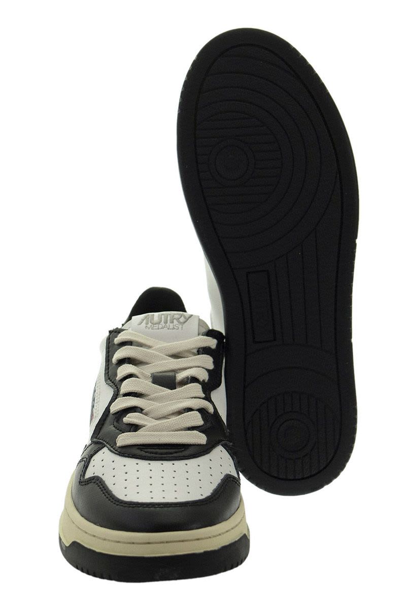 AUTRY Men's Low-Top Medalist Sneakers