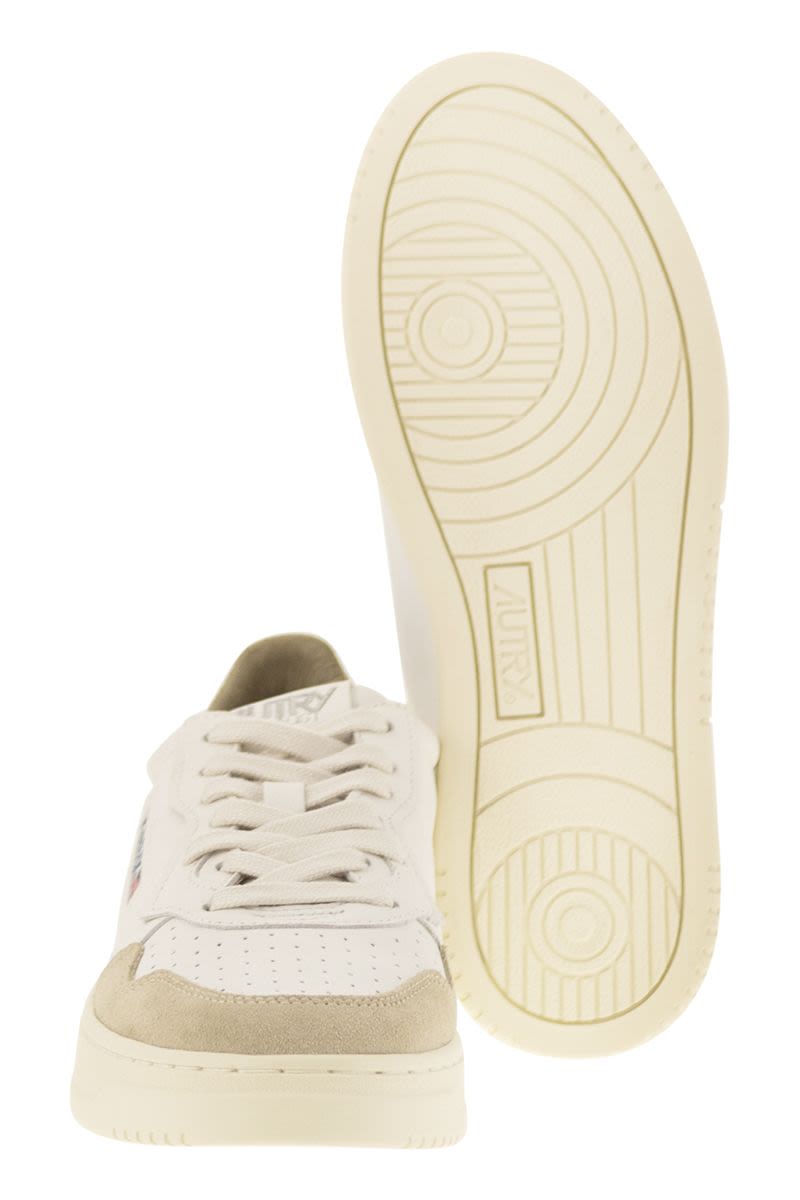 AUTRY Timeless Low-Top Two-Tone Sneakers