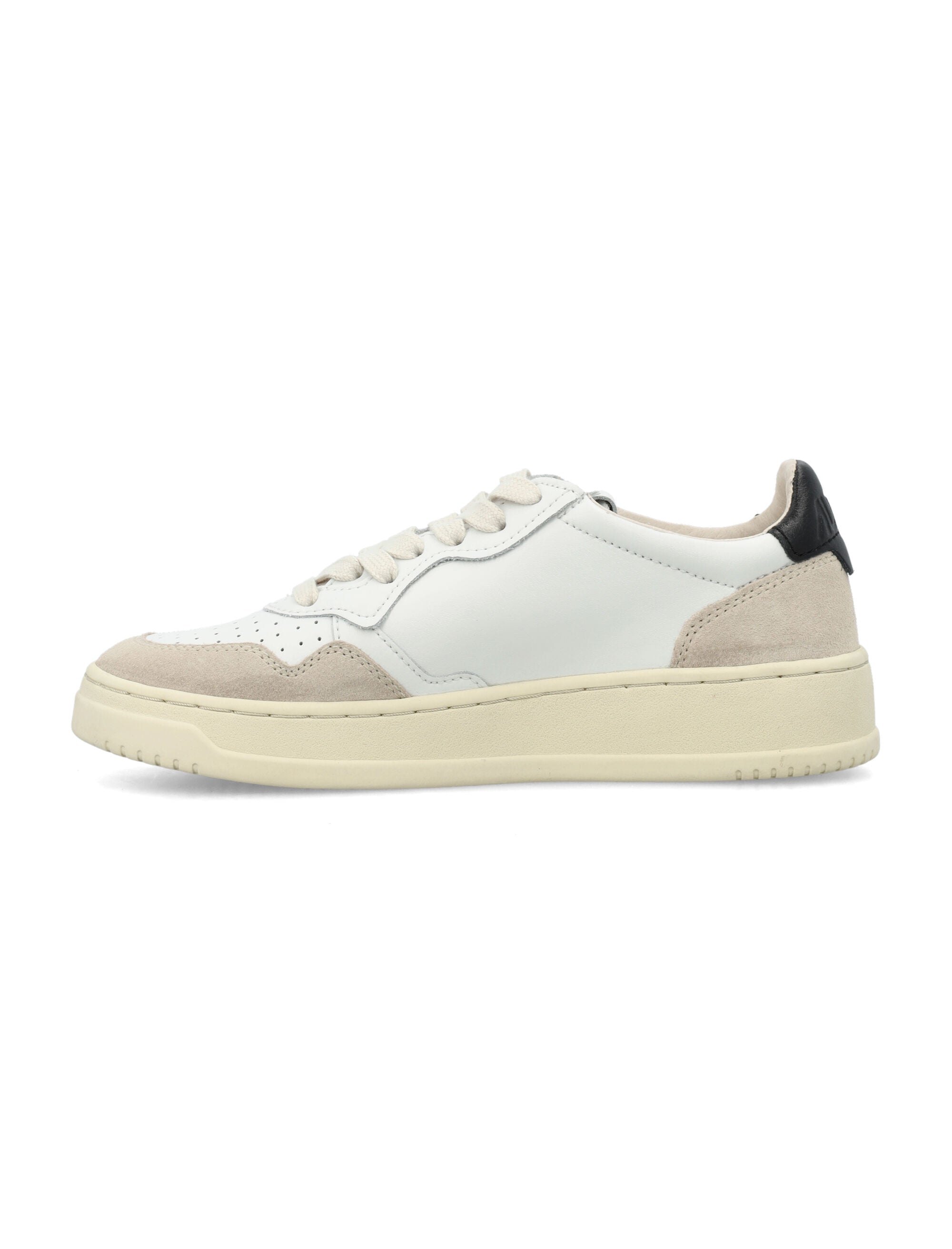 AUTRY Medalist Low Women's Sneakers - Perfect for FW25