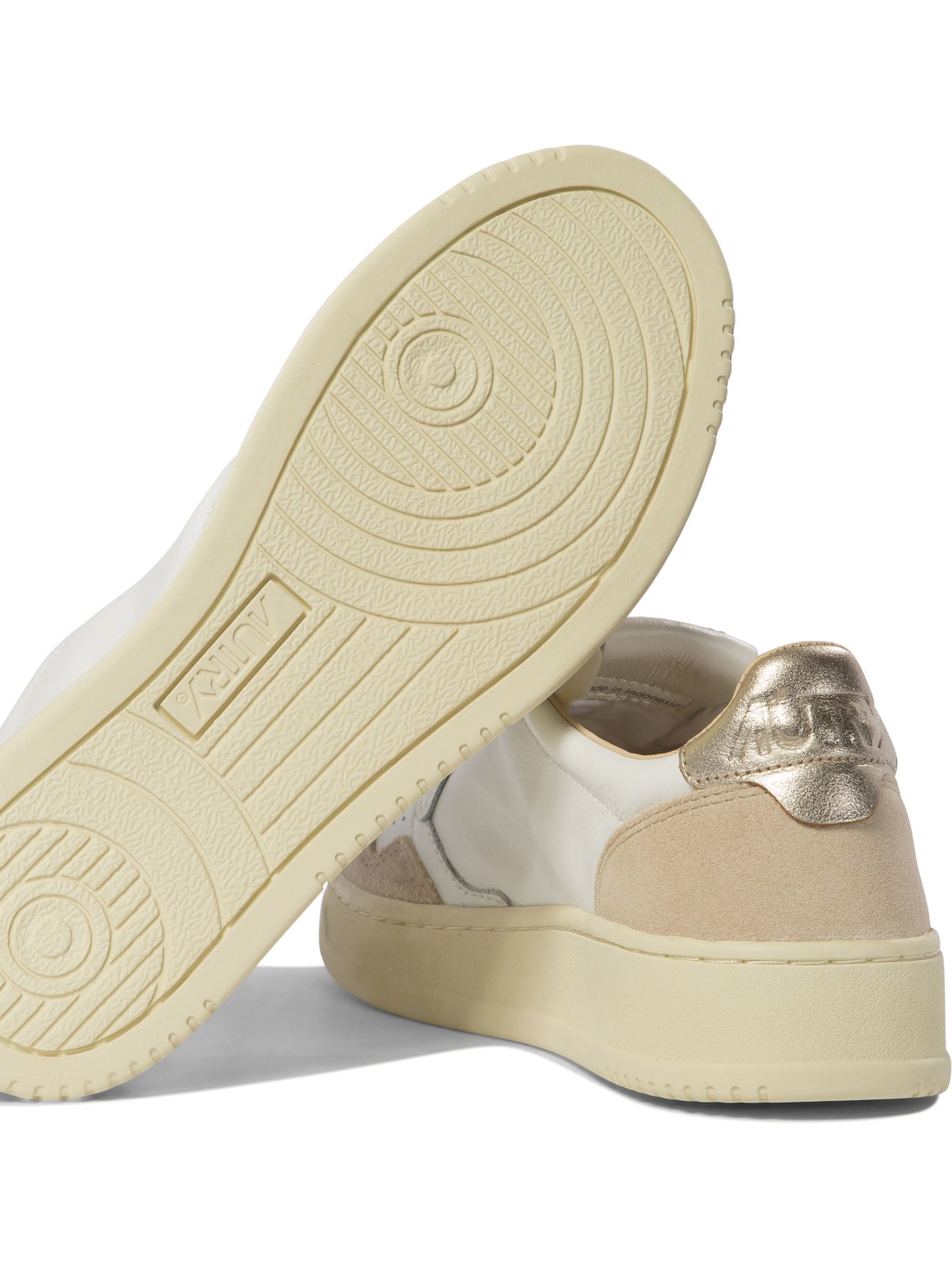AUTRY Medalist Low Suede Sneaker for Women
