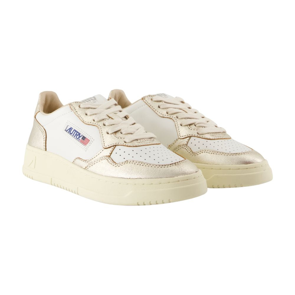 AUTRY Classic Medalist Sneakers for Women