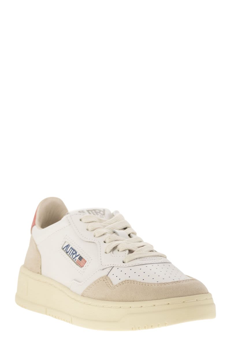 AUTRY Women's Low Leather Sneakers with Lace-Up Design