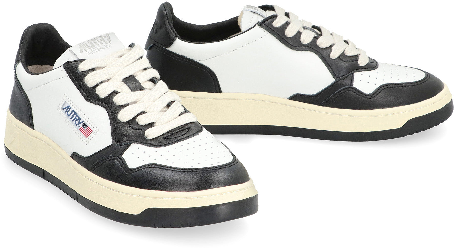AUTRY Leather Low Medalist Trainer for Women