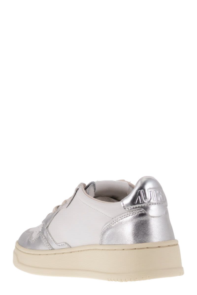 AUTRY Low Medalist Women's Trainer with Silver Accents