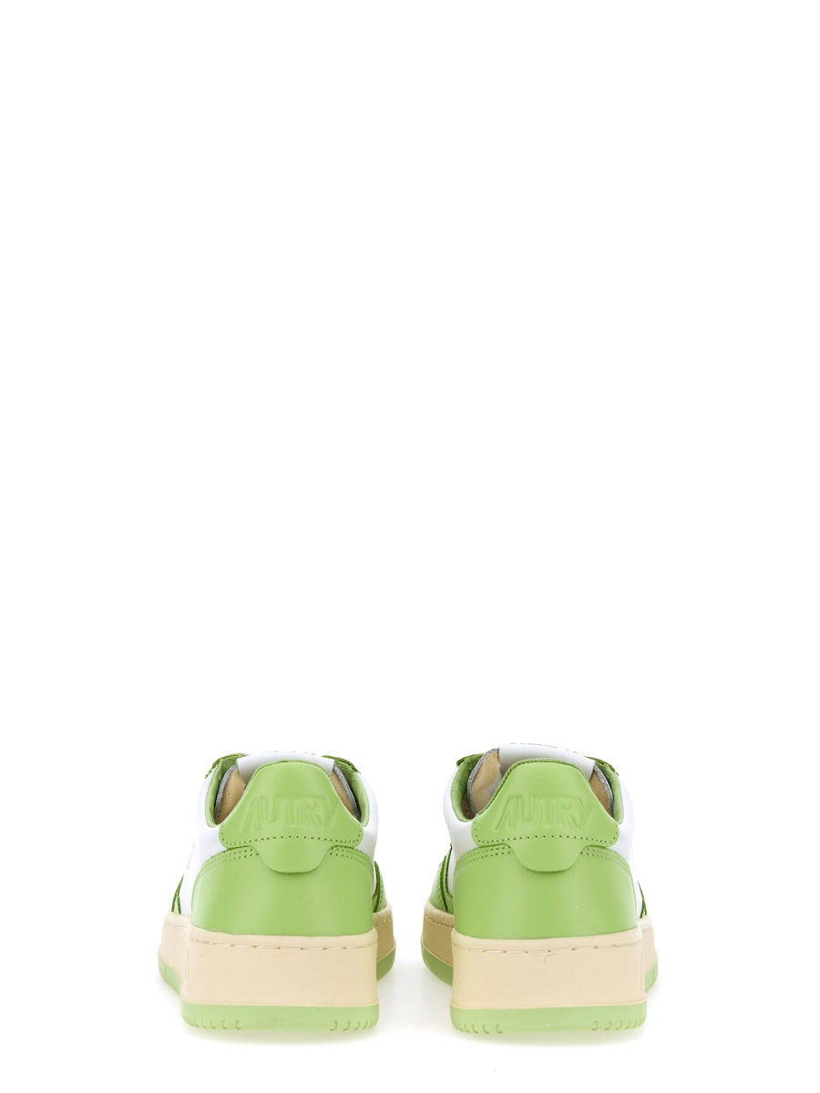 AUTRY Women's Medalist Low Sneakers - Classic Style