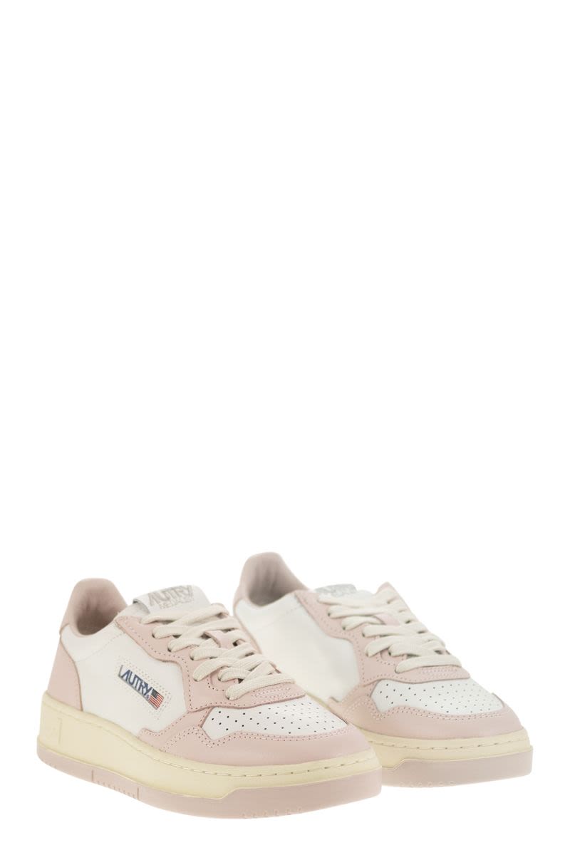 AUTRY Classic Low Leather Sneakers for Women