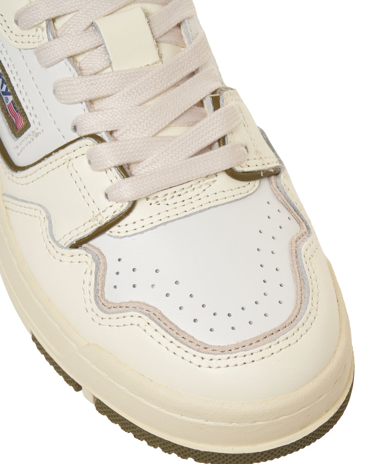 AUTRY CLC Low Women’s Sneakers - Retro Sporty Style