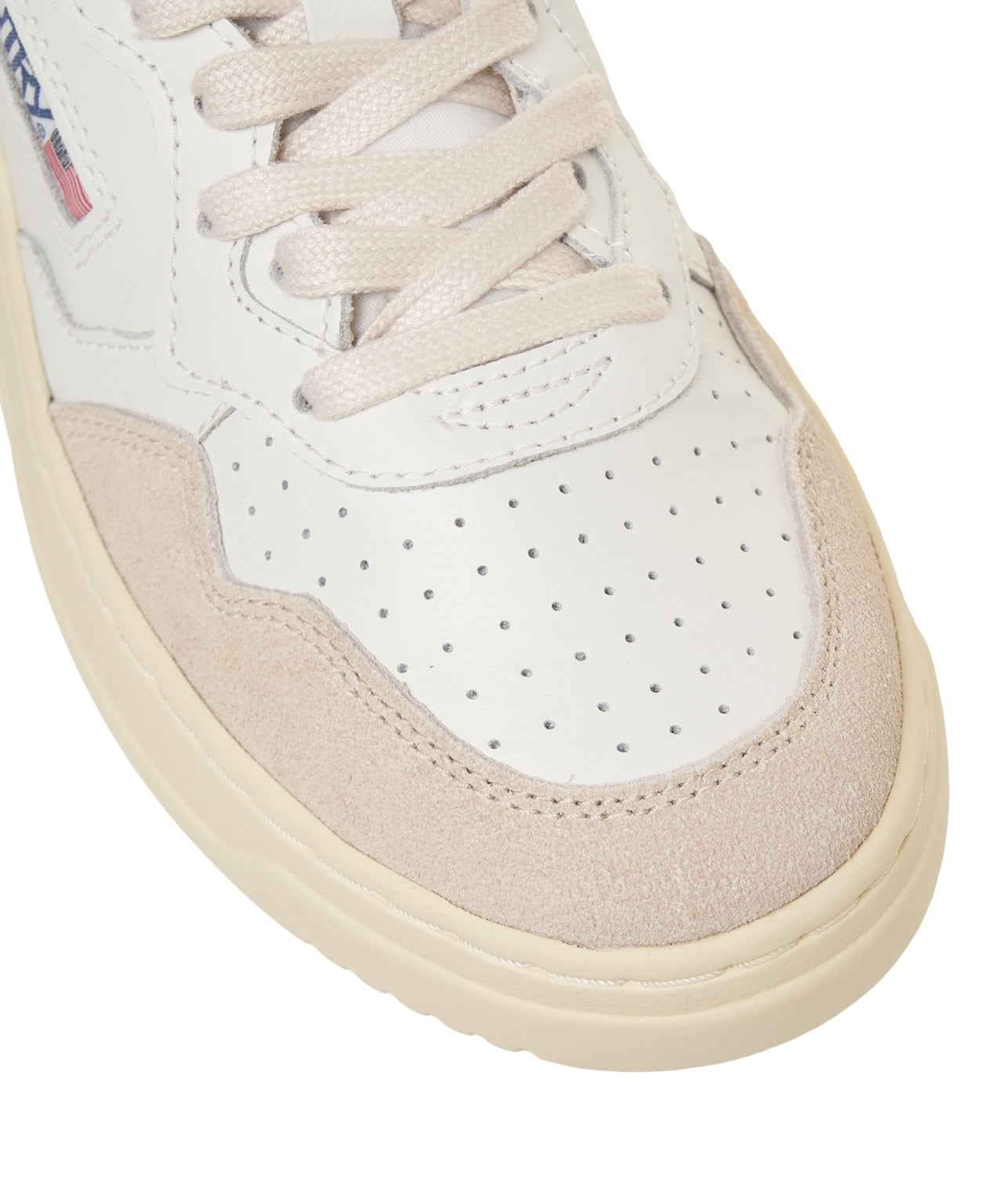 AUTRY Medalist Low Women's Vintage-Inspired Sneakers