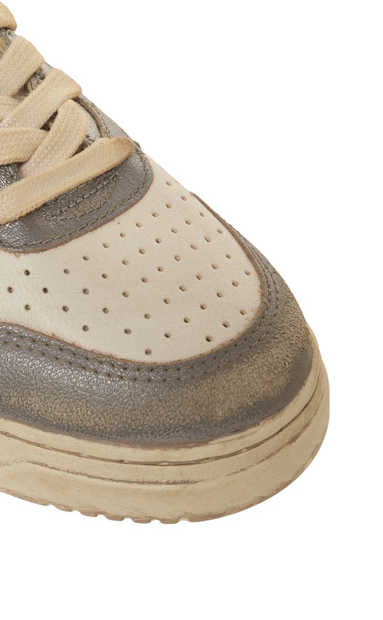 AUTRY Vintage-Inspired Low-Top Sneakers for Women