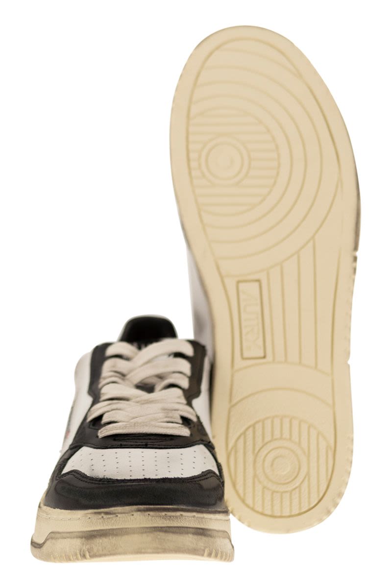 AUTRY Super Vintage Low Top Trainer for Men