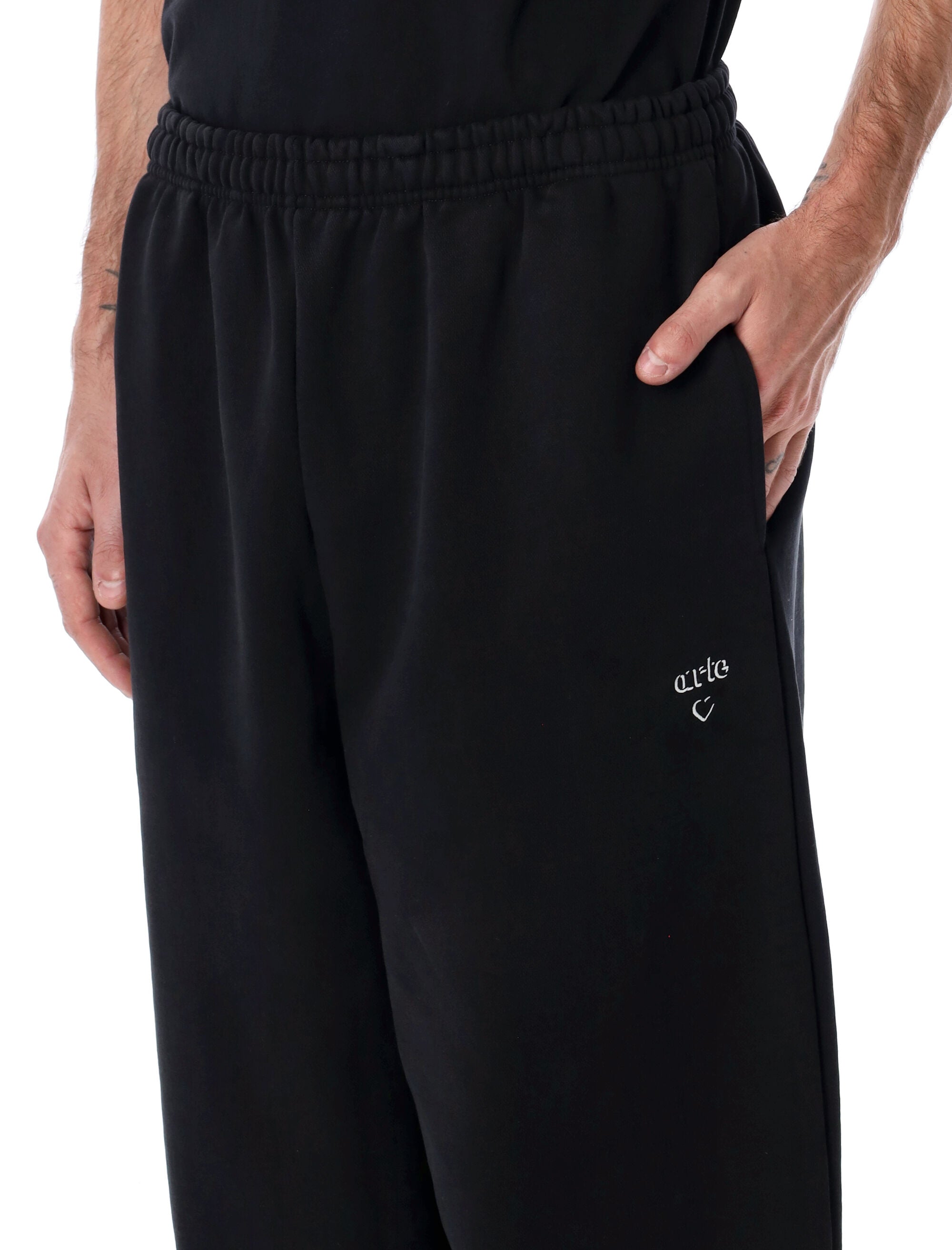 ARTE ANTWERP Heart Emblem Relaxed Fit Sweatpants - Size L