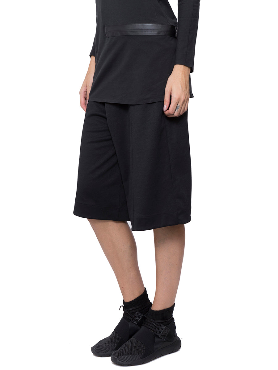 Y-3 Chic 3/4 Trousers with Zip and Button Closure