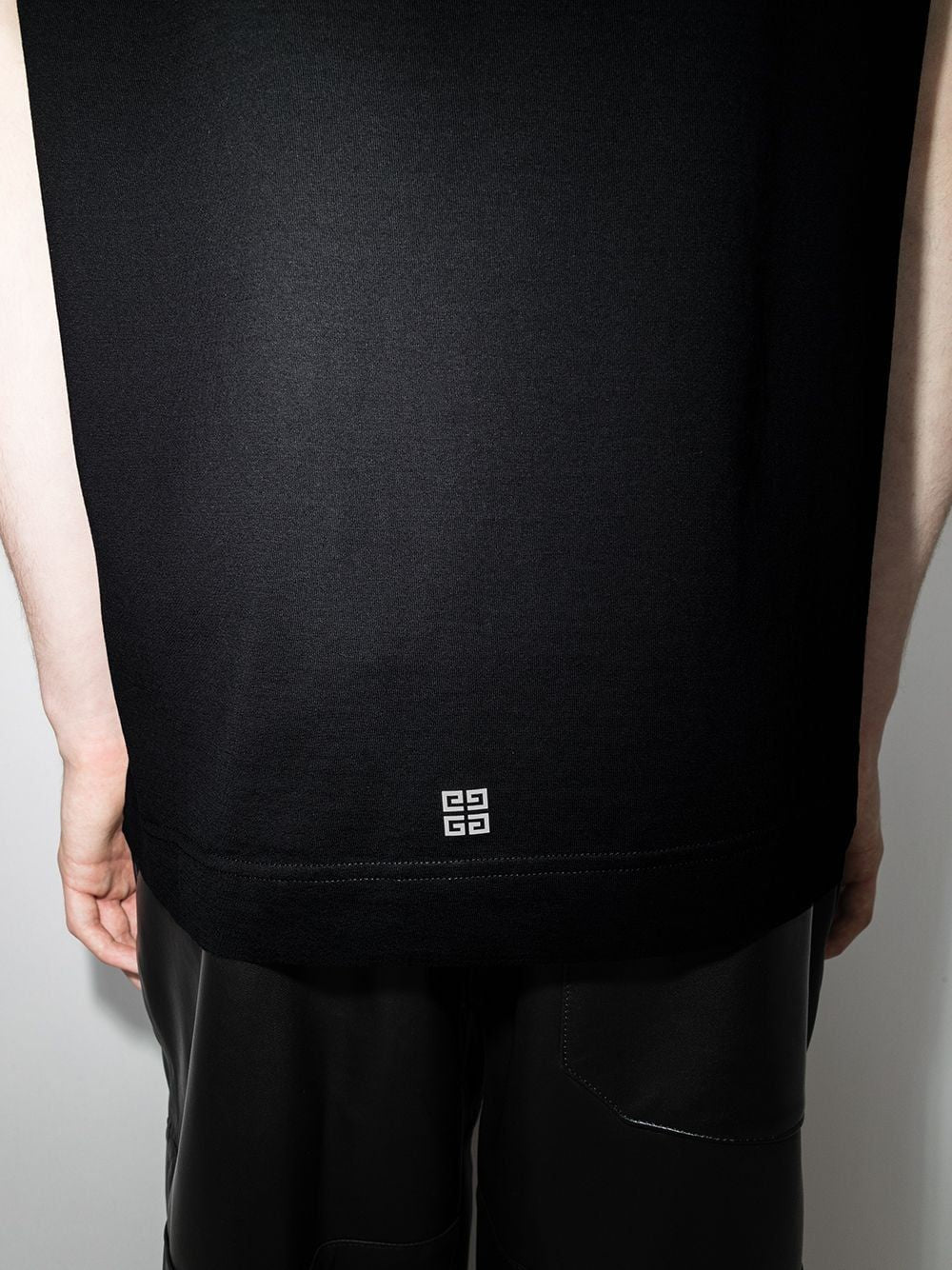 GIVENCHY Reverse Fit T-Shirt - Size L