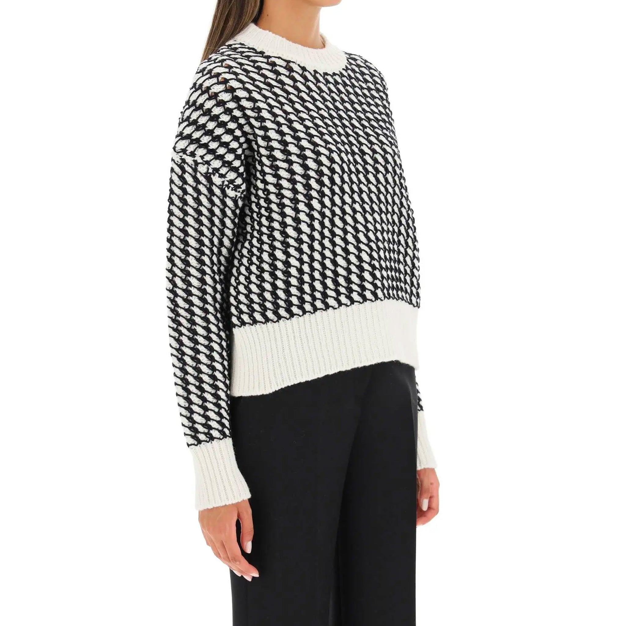 BOTTEGA VENETA Luxurious Wool Sweater for Women - Spring Summer Edition