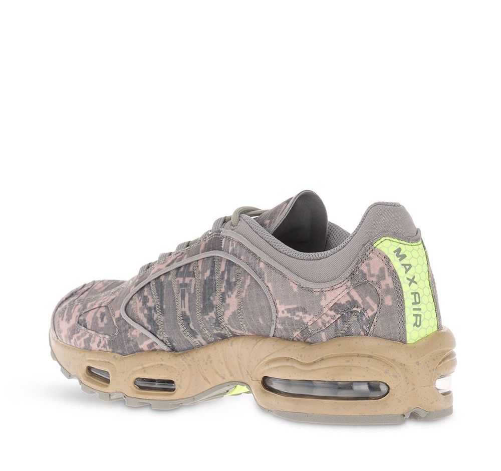 NIKE Air Max Tailwind IV SP Women's Sneakers