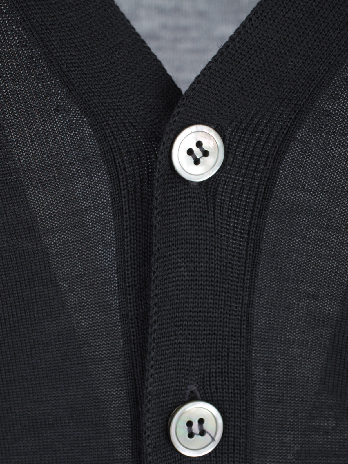 FILIPPO DE LAURENTIIS Royal Merino Long Sleeve Cardigan with Buttons